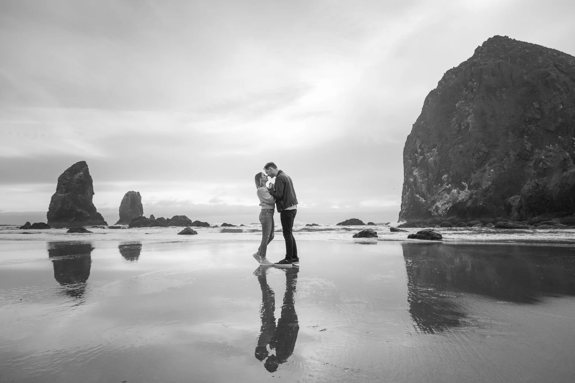 AnniversaryPhotography-EcolaStatePark-Haystack Rock-CannonBeach-DanRice-21-040.jpg