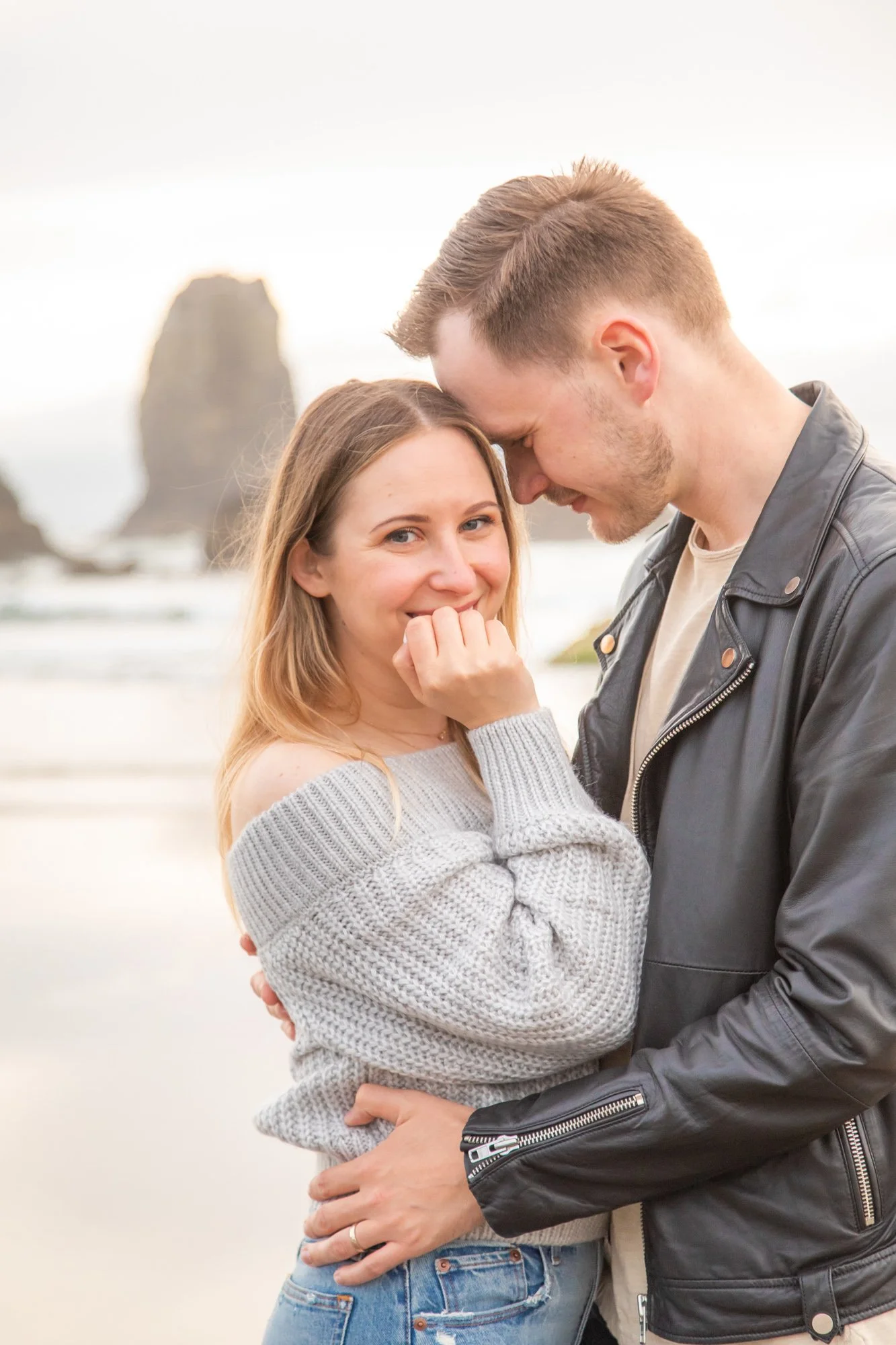 AnniversaryPhotography-EcolaStatePark-Haystack Rock-CannonBeach-DanRice-21-044.jpg