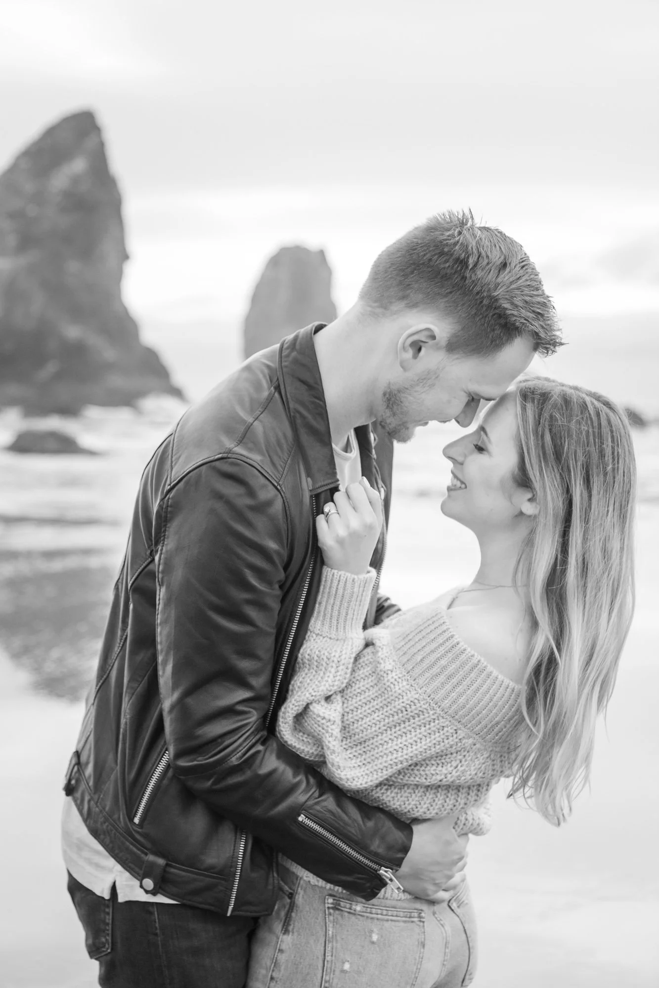 AnniversaryPhotography-EcolaStatePark-Haystack Rock-CannonBeach-DanRice-21-047.jpg