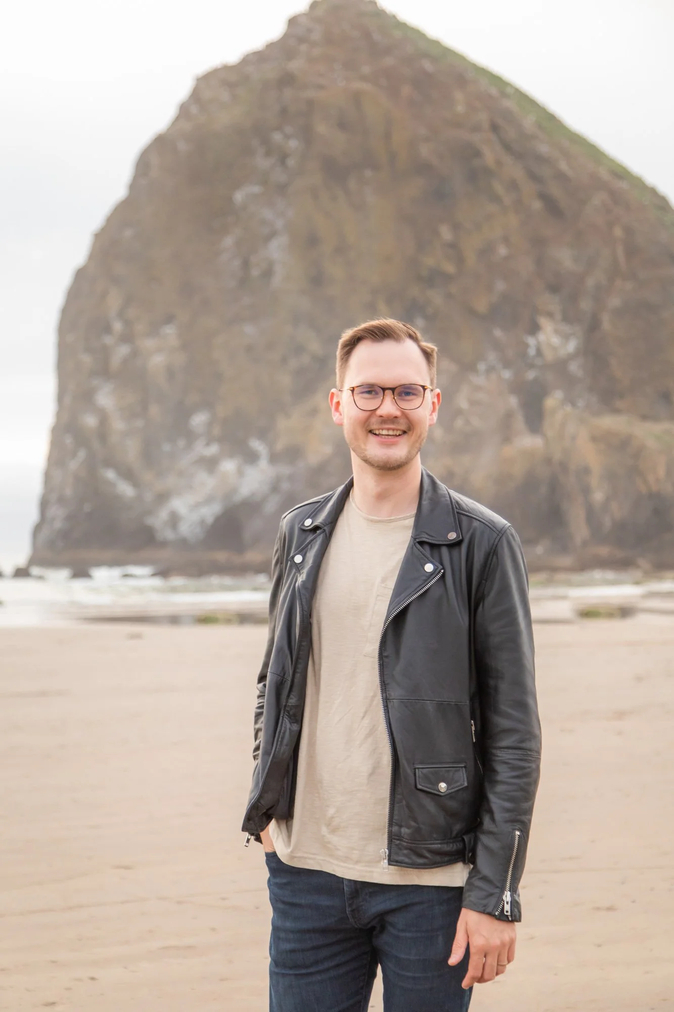 AnniversaryPhotography-EcolaStatePark-Haystack Rock-CannonBeach-DanRice-21-051.jpg