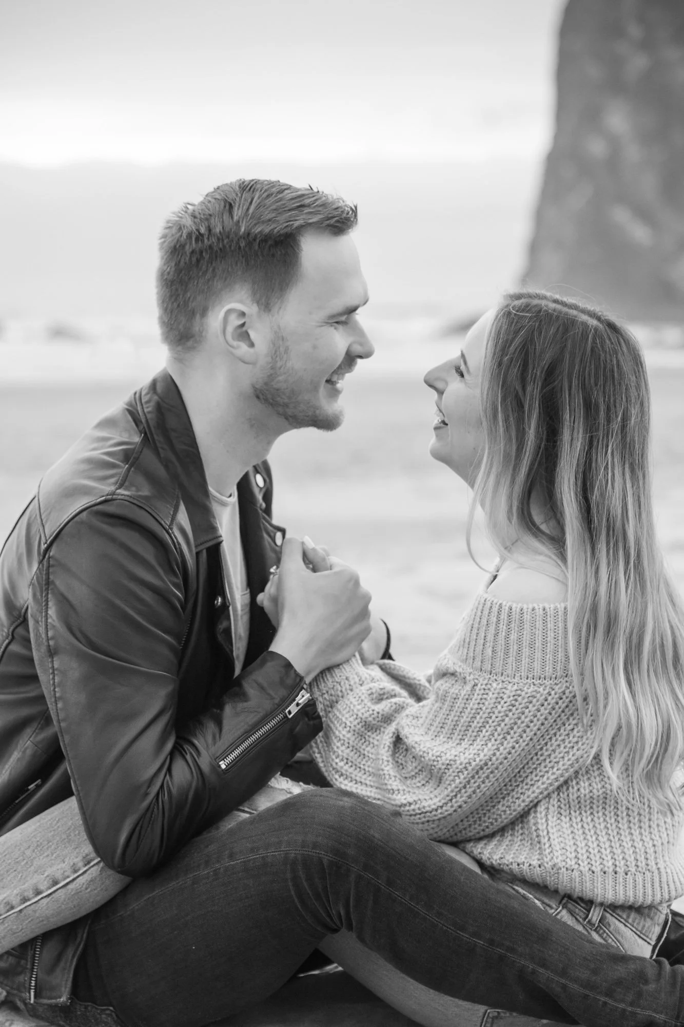 AnniversaryPhotography-EcolaStatePark-Haystack Rock-CannonBeach-DanRice-21-059.jpg