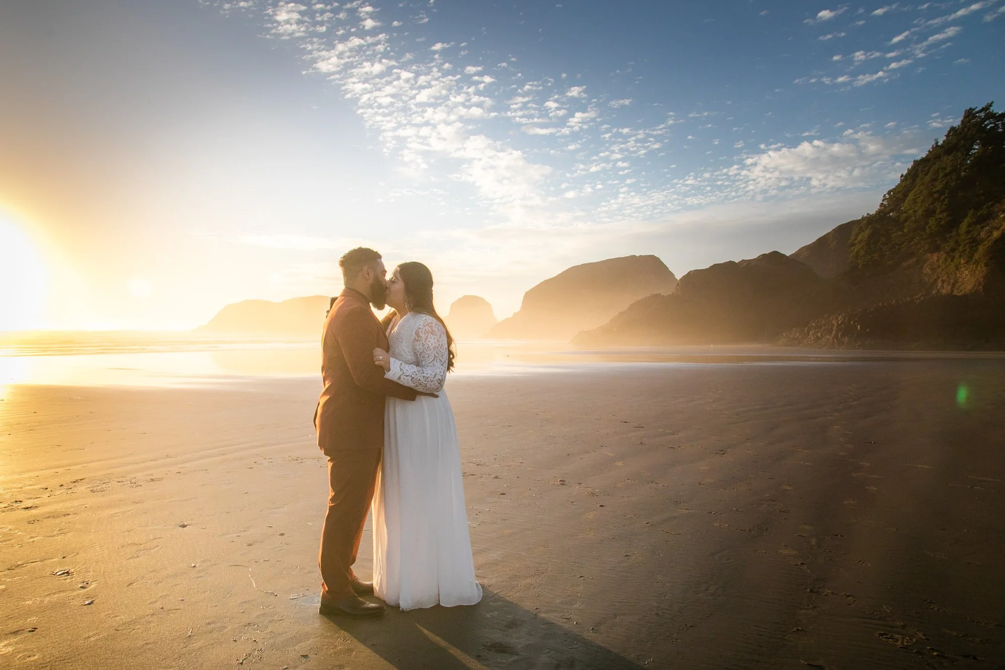 CannonBeach-Elopement-OregonCoast-DanRice-21-038.jpg