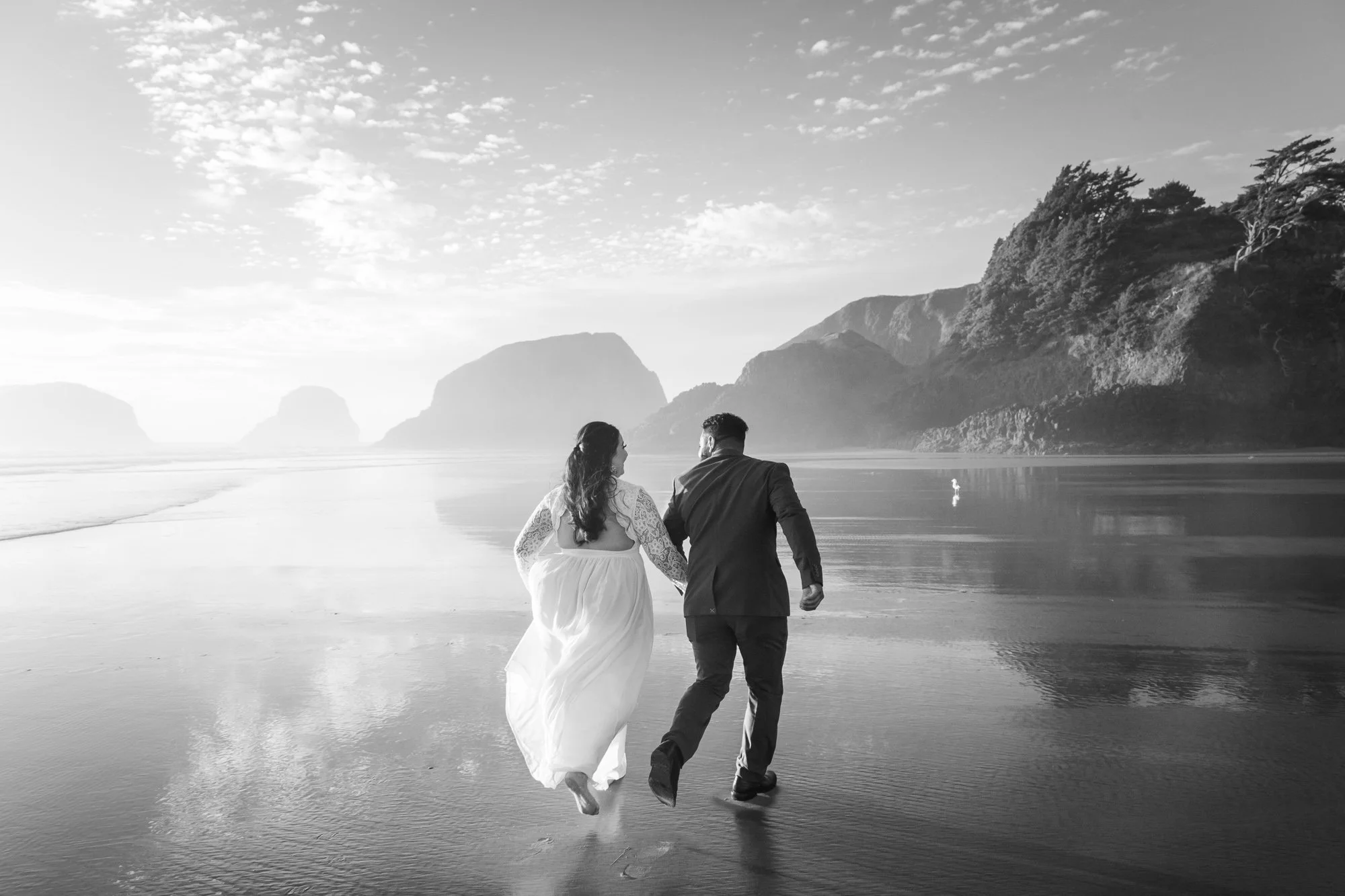 CannonBeach-Elopement-OregonCoast-DanRice-21-050.jpg