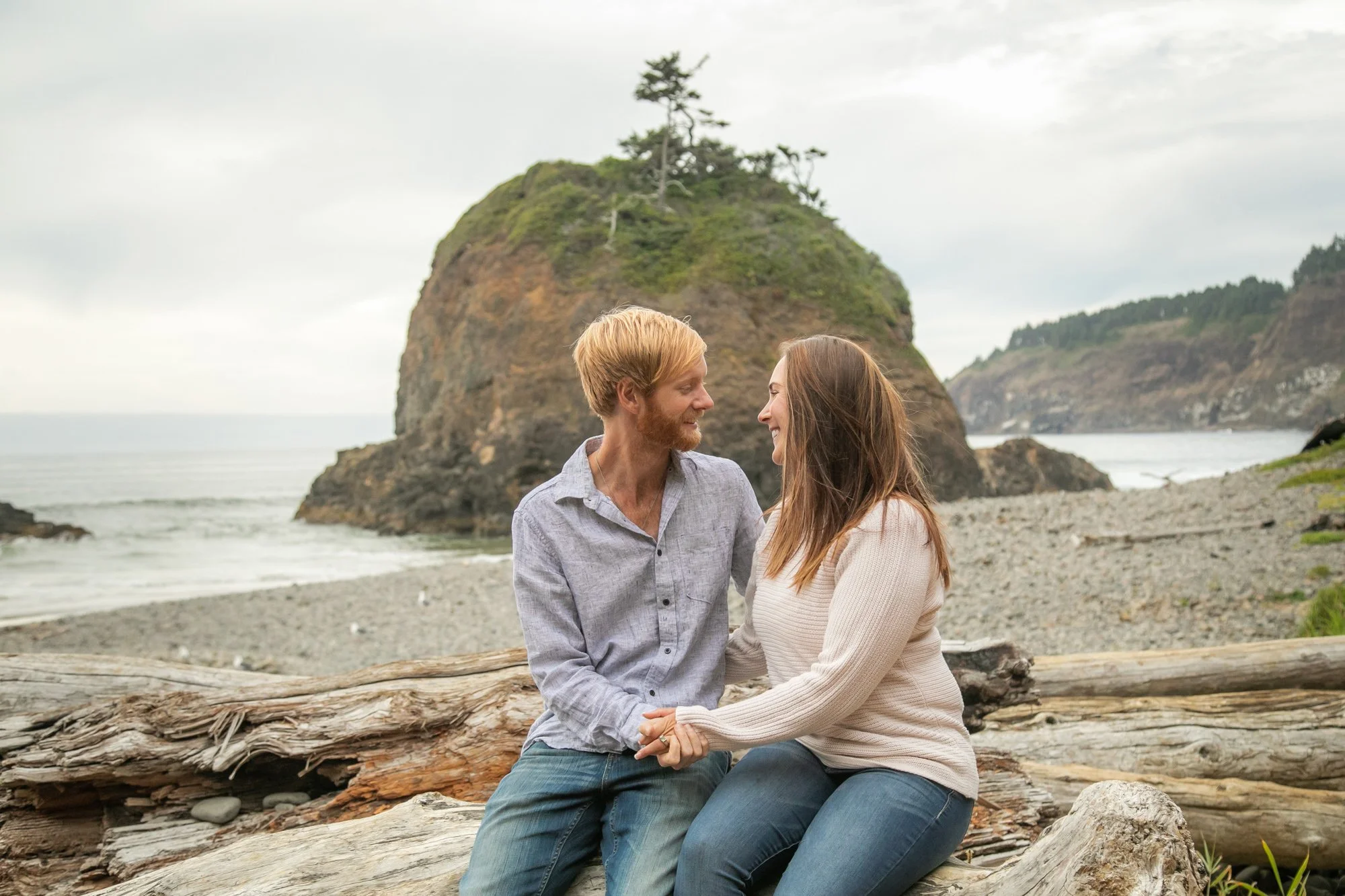 OregonCoast-Enagagement-ShortBeach-DanRice21-010.jpg