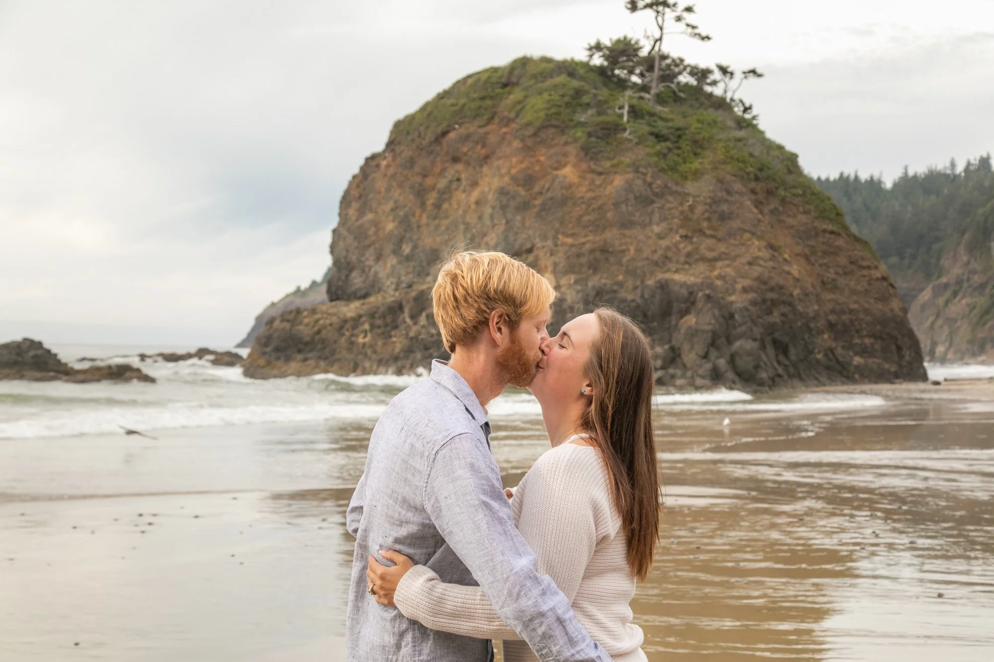 OregonCoast-Enagagement-ShortBeach-DanRice21-025.jpg