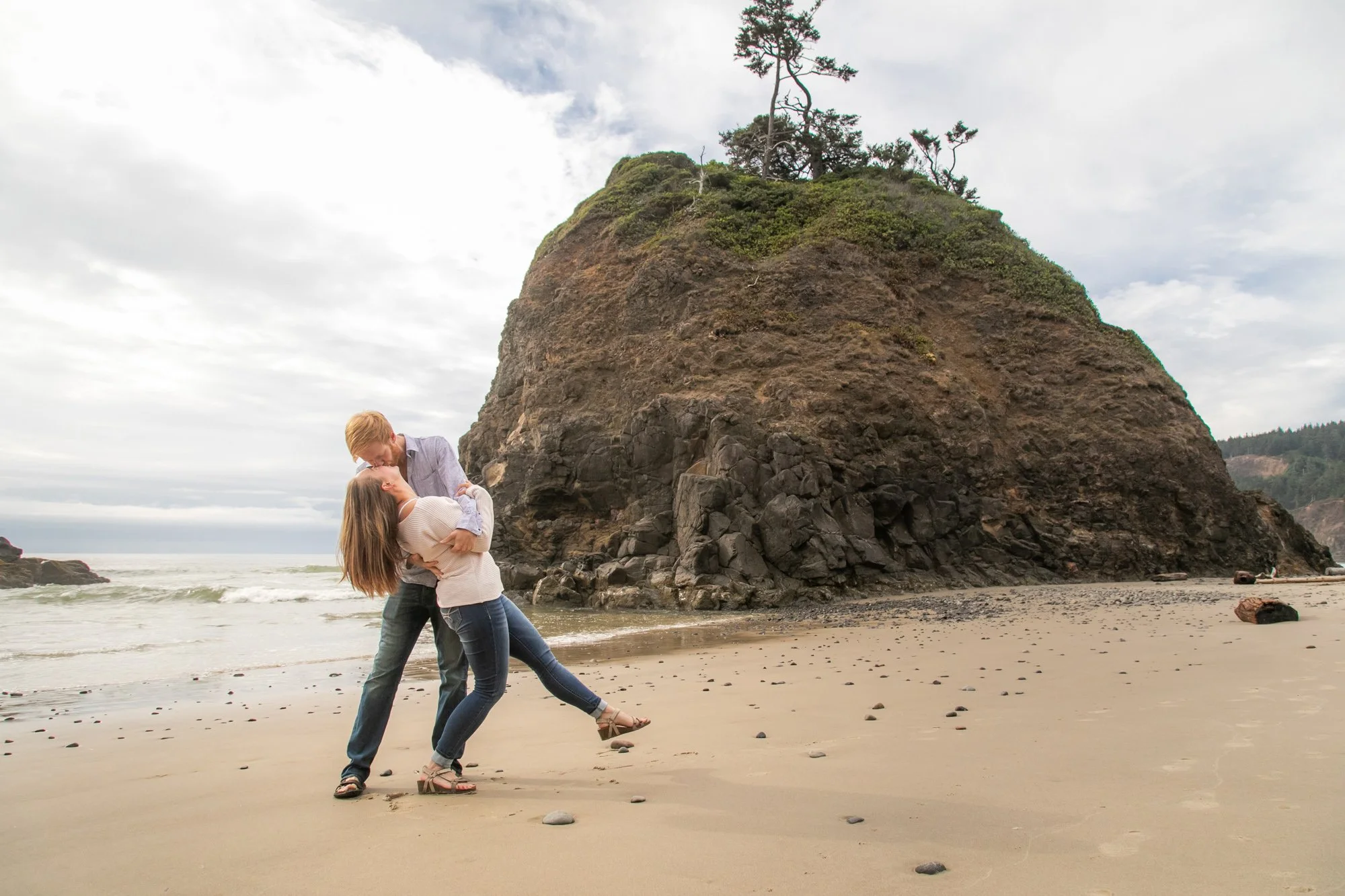 OregonCoast-Enagagement-ShortBeach-DanRice21-089.jpg