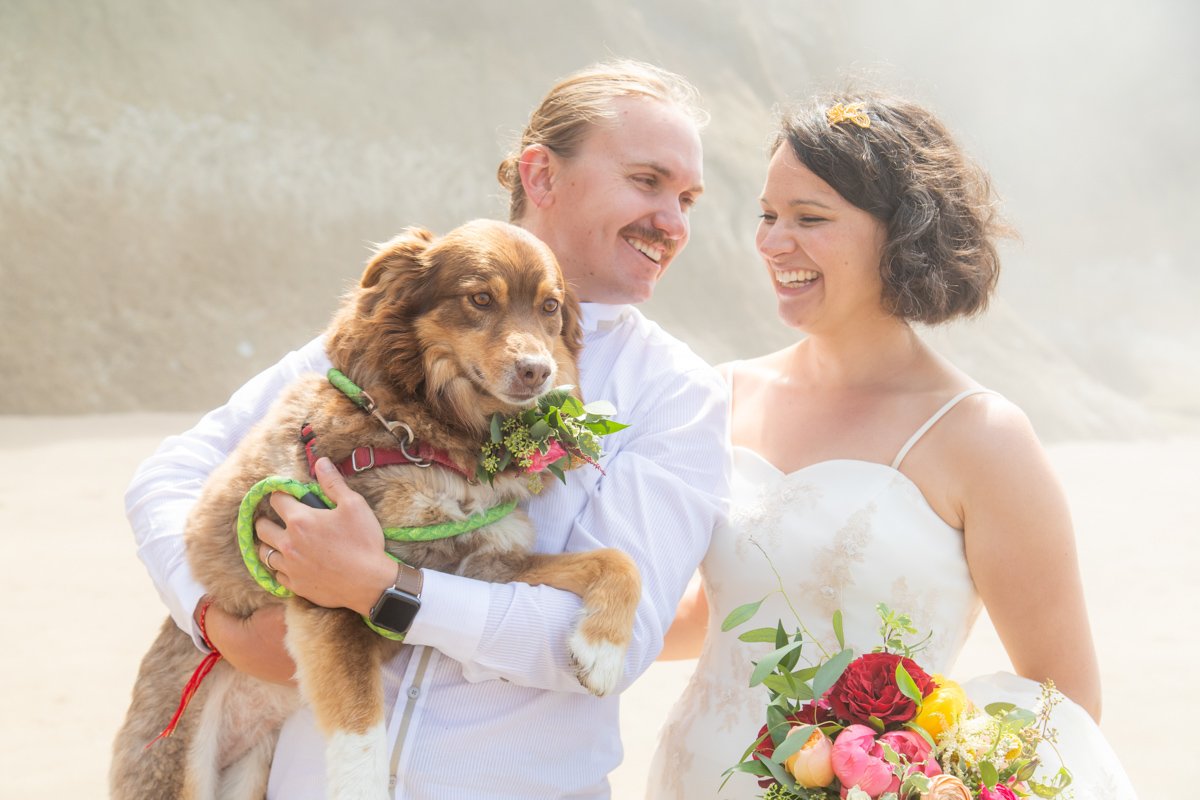 OregonCoast-CannonBeach-Elopement-Wedding-Photographer-DanRice-21-030.jpg