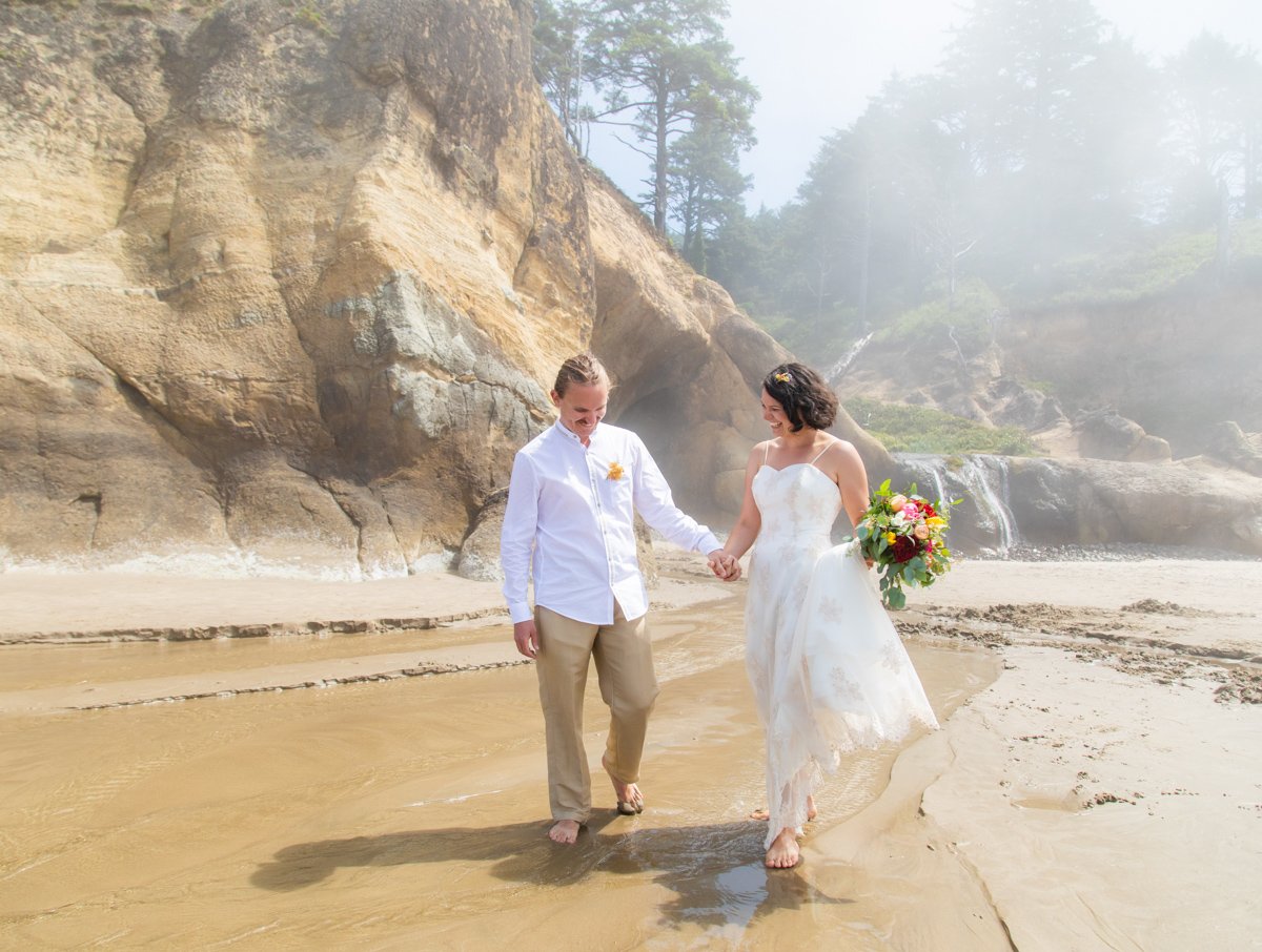 OregonCoast-CannonBeach-Elopement-Wedding-Photographer-DanRice-21-031.jpg