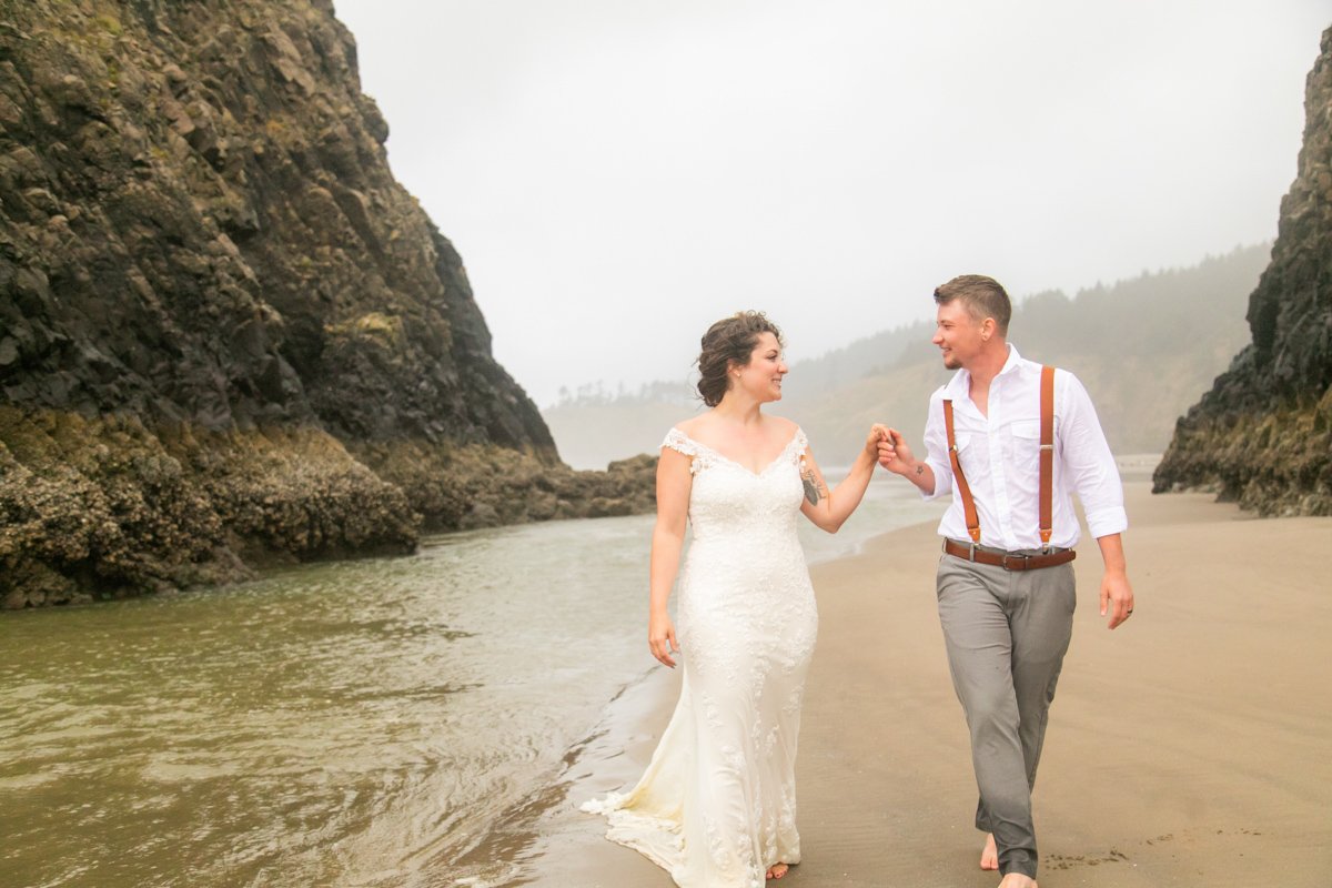 OregonCoast-CannonBeach-Elopement-Wedding-Photographer-DanRice-21-044.jpg