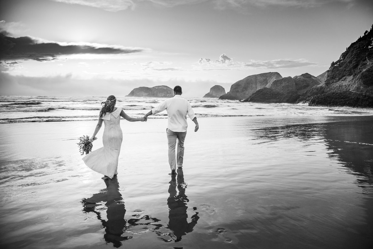 OregonCoast-CannonBeach-Elopement-Wedding-Photographer-DanRice-21-049.jpg