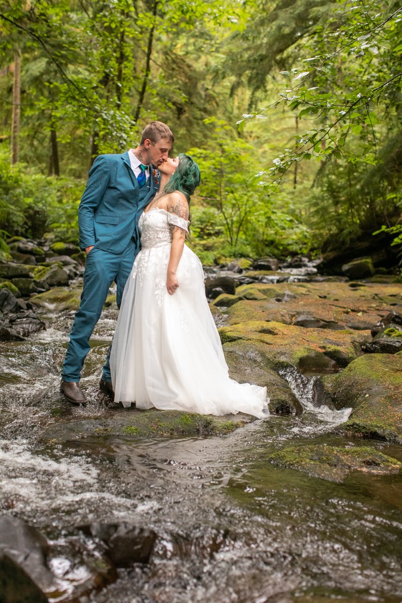 OregonCoast-CannonBeach-Elopement-Wedding-Photographer-DanRice-21-054.jpg