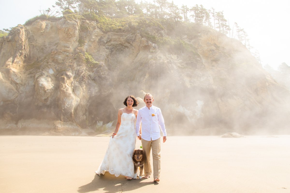 OregonCoast-CannonBeach-Elopement-Wedding-Photographer-DanRice-21-027.jpg
