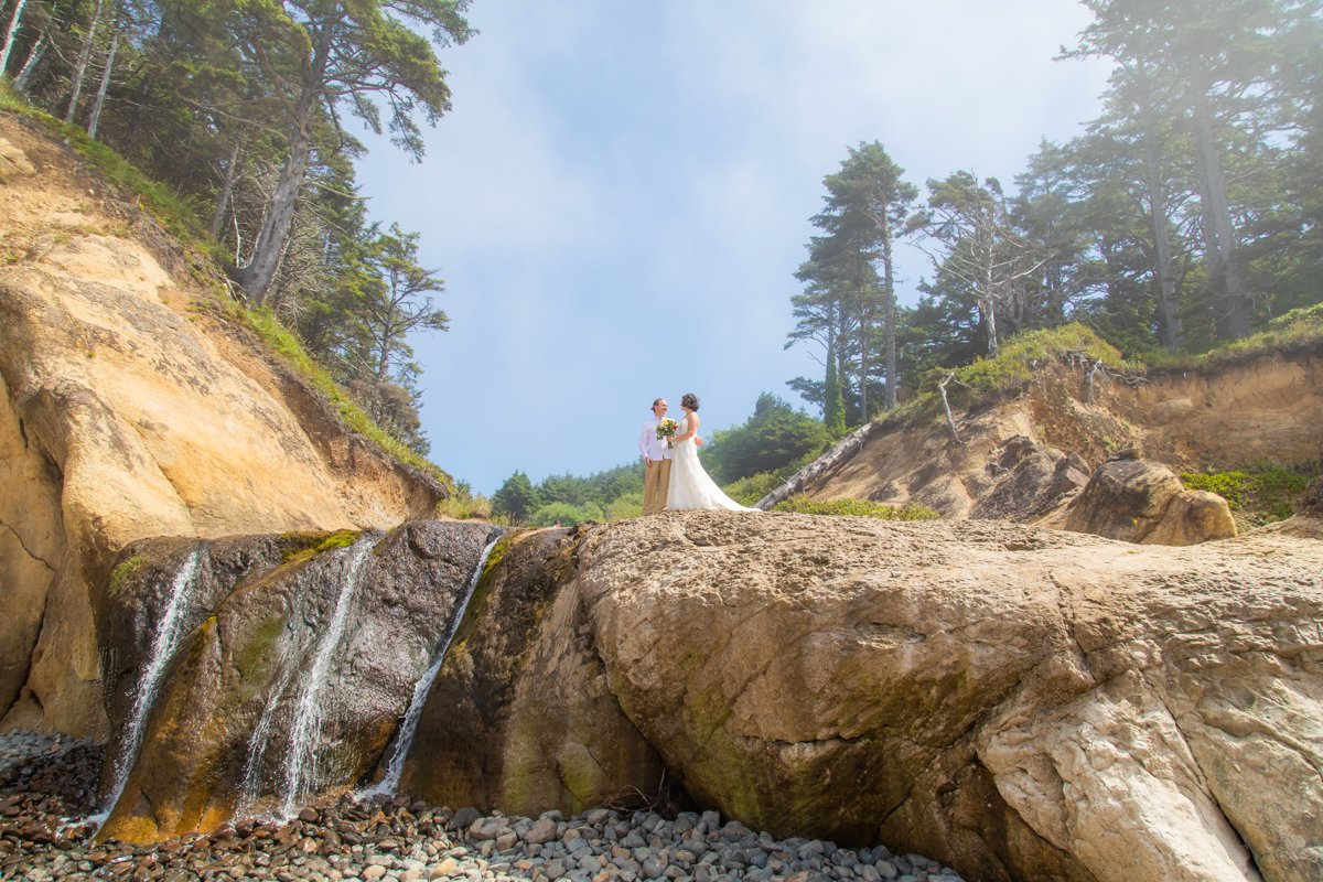 OregonCoast-CannonBeach-Elopement-Wedding-Photographer-DanRice-21-032.jpg