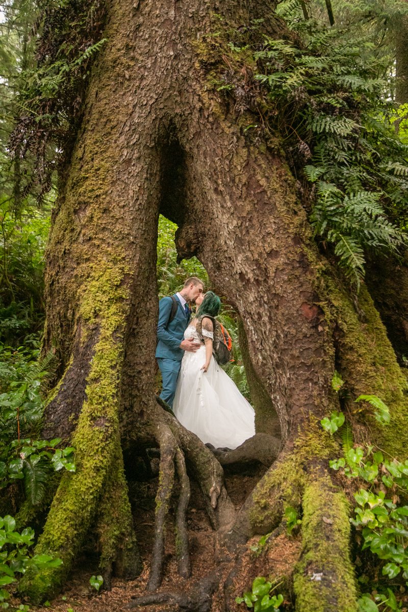 OregonCoast-CannonBeach-Elopement-Wedding-Photographer-DanRice-21-040.jpg