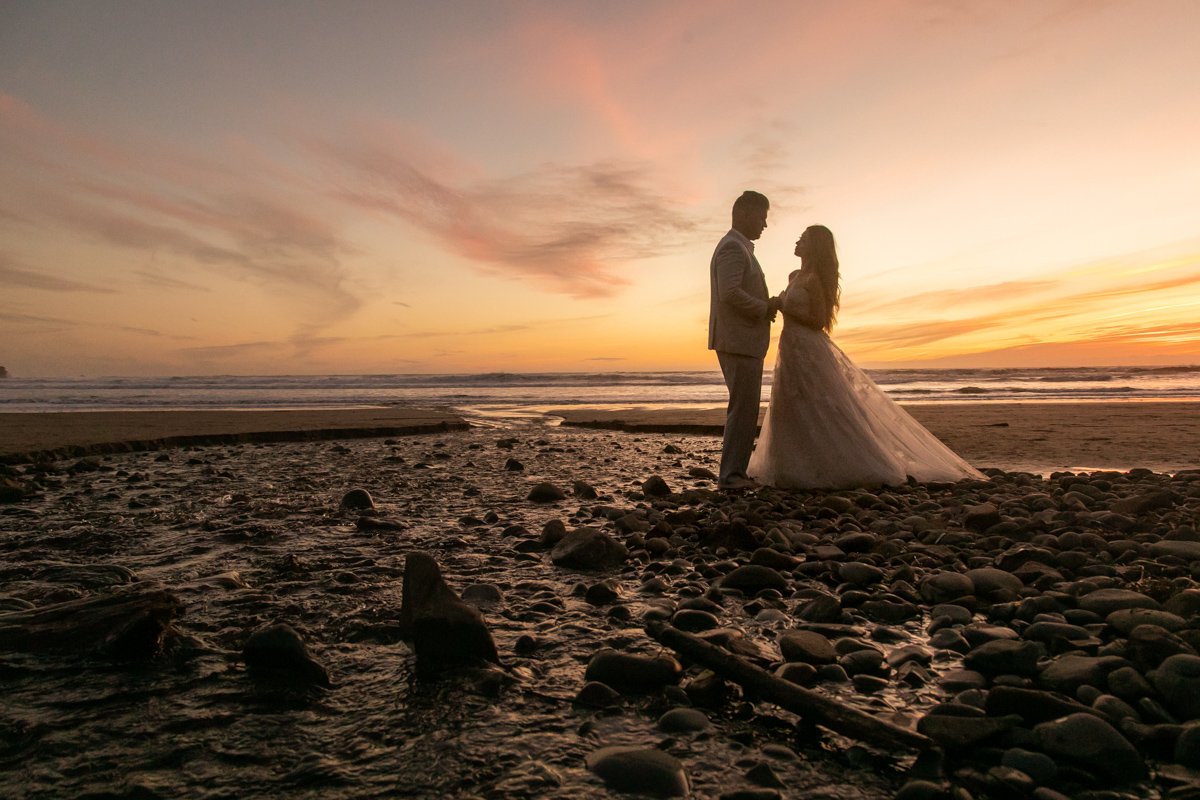 OregonCoast-CannonBeach-Elopement-Wedding-Photographer-DanRice-21-177.jpg