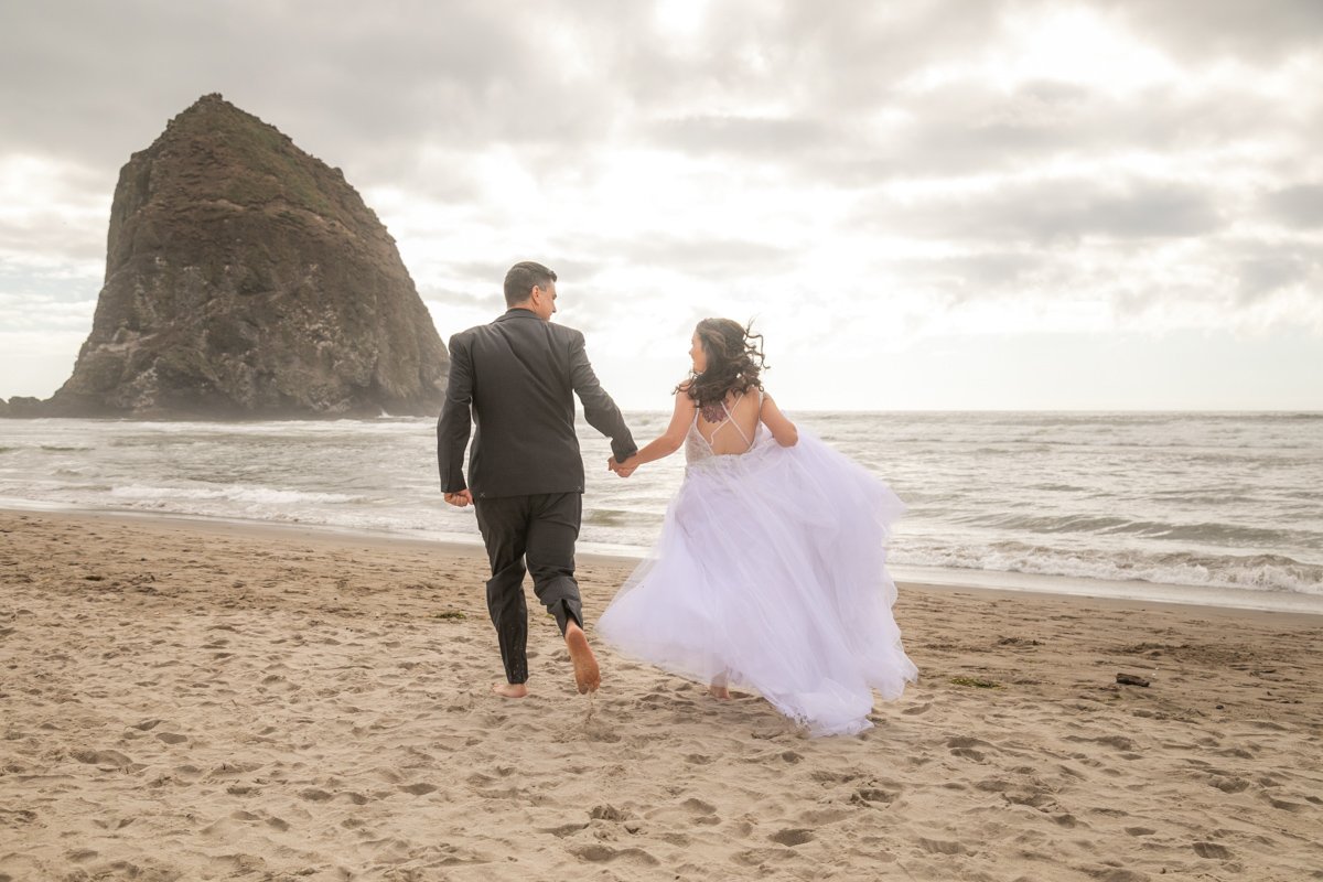 OregonCoast-CannonBeach-Elopement-Wedding-Photographer-DanRice-21-134.jpg