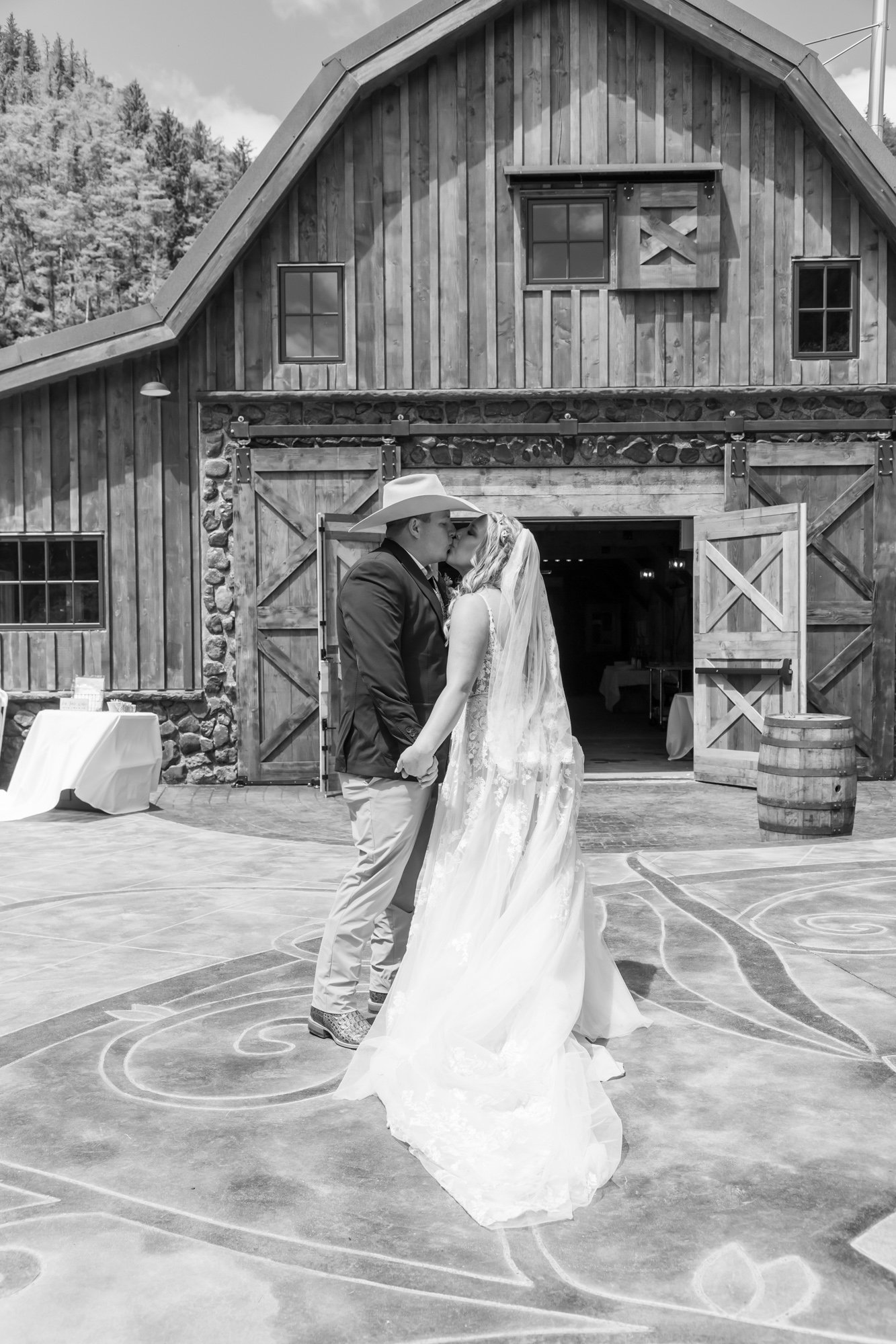 HydrangeaRanch-Wedding-Photography-OregonCoast22-038.jpg