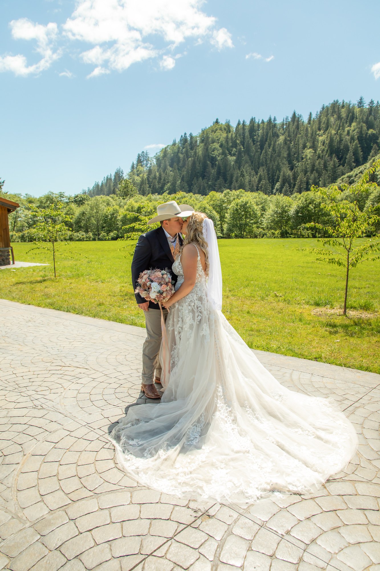 HydrangeaRanch-Wedding-Photography-OregonCoast22-047.jpg