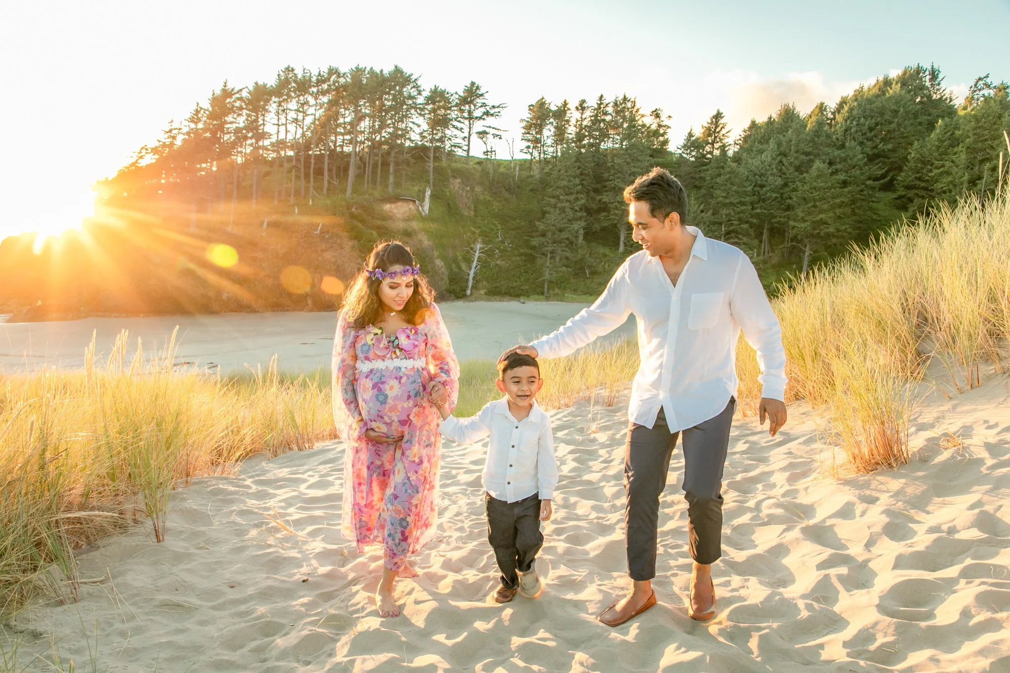 CannonBeach-Maternity-Photos-OregonCoast-011.jpg