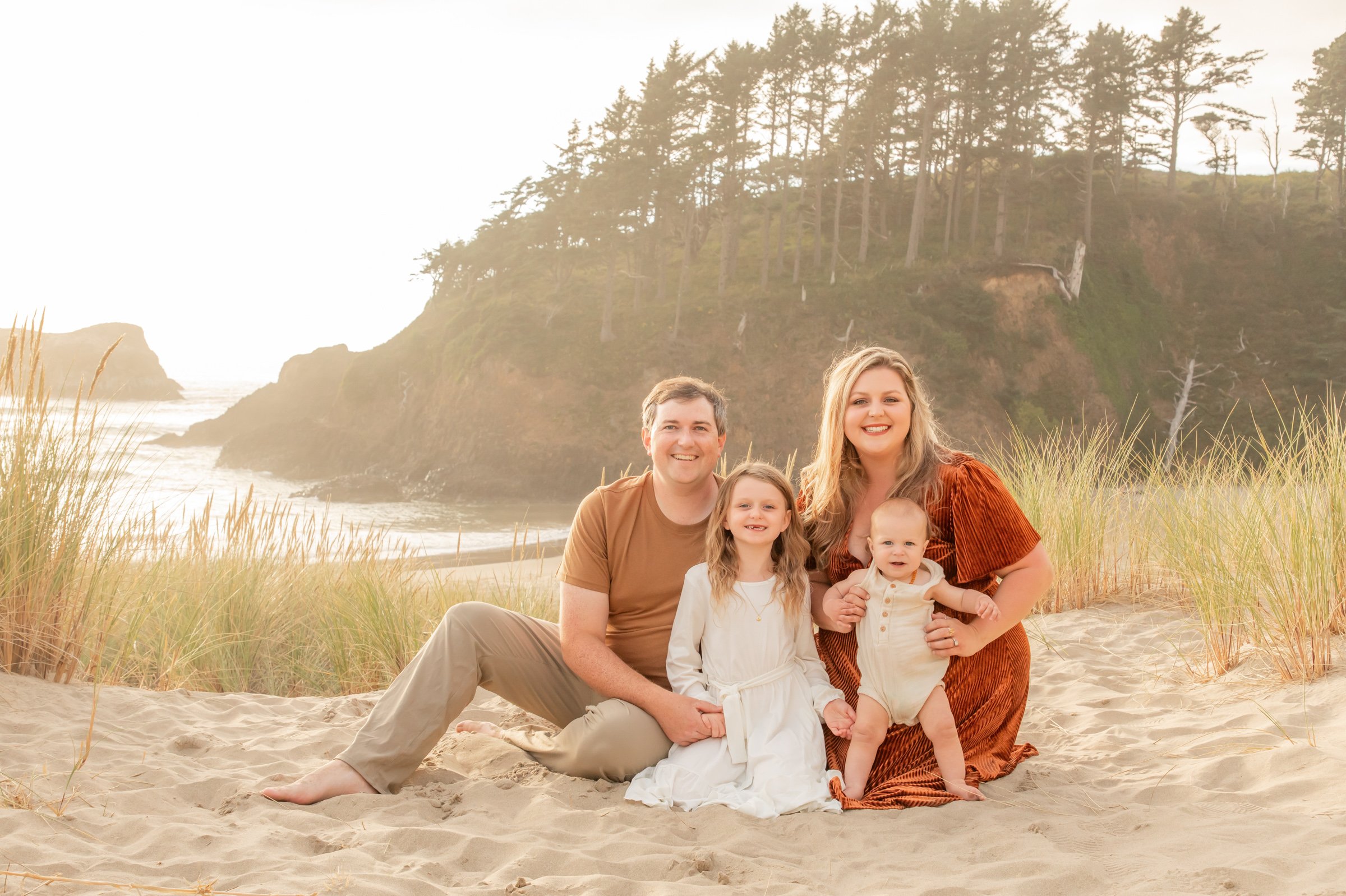 CannonBeach-Family-Photography - GoldenHour-OregonCoast-24-002.jpg