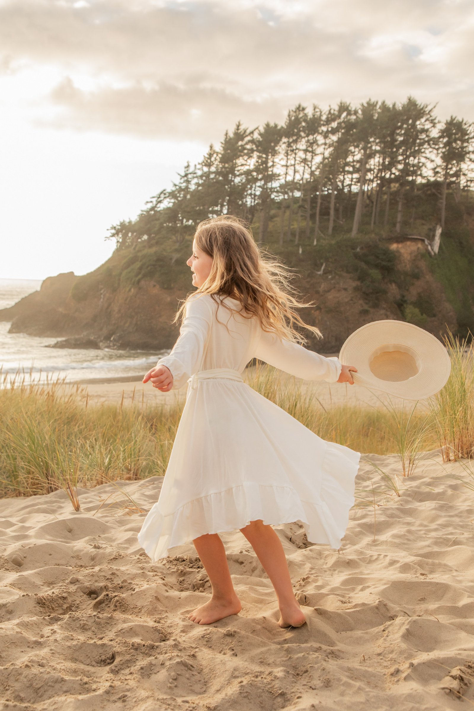 CannonBeach-Family-Photography - GoldenHour-OregonCoast-24-006.jpg