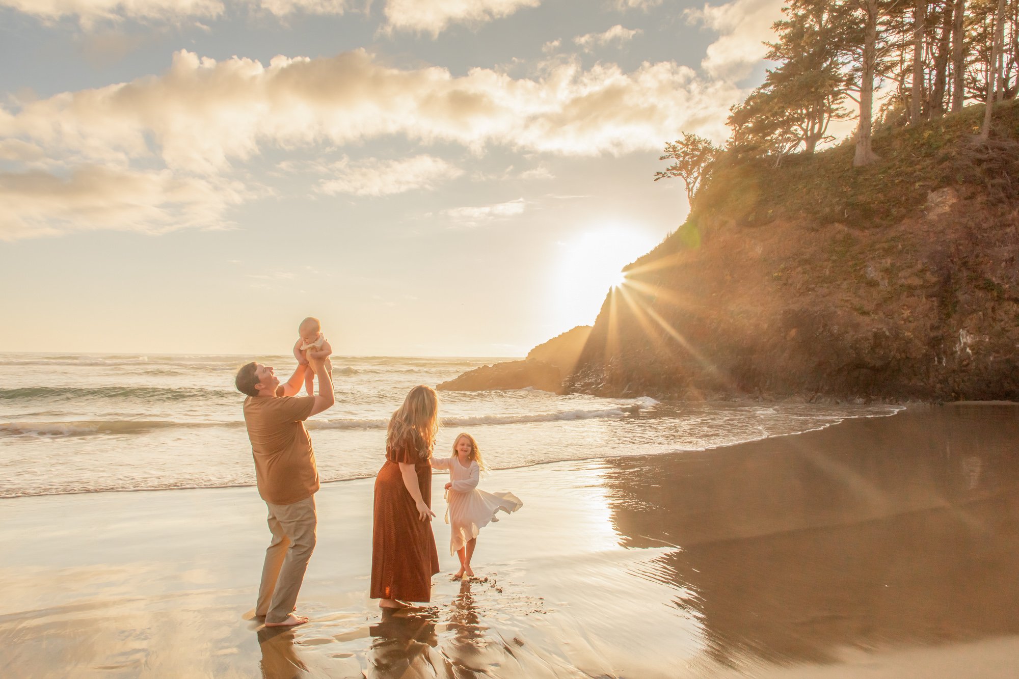 OregonCoast-CannonBeach-Family- Photographer-DanRice-24-001.jpg