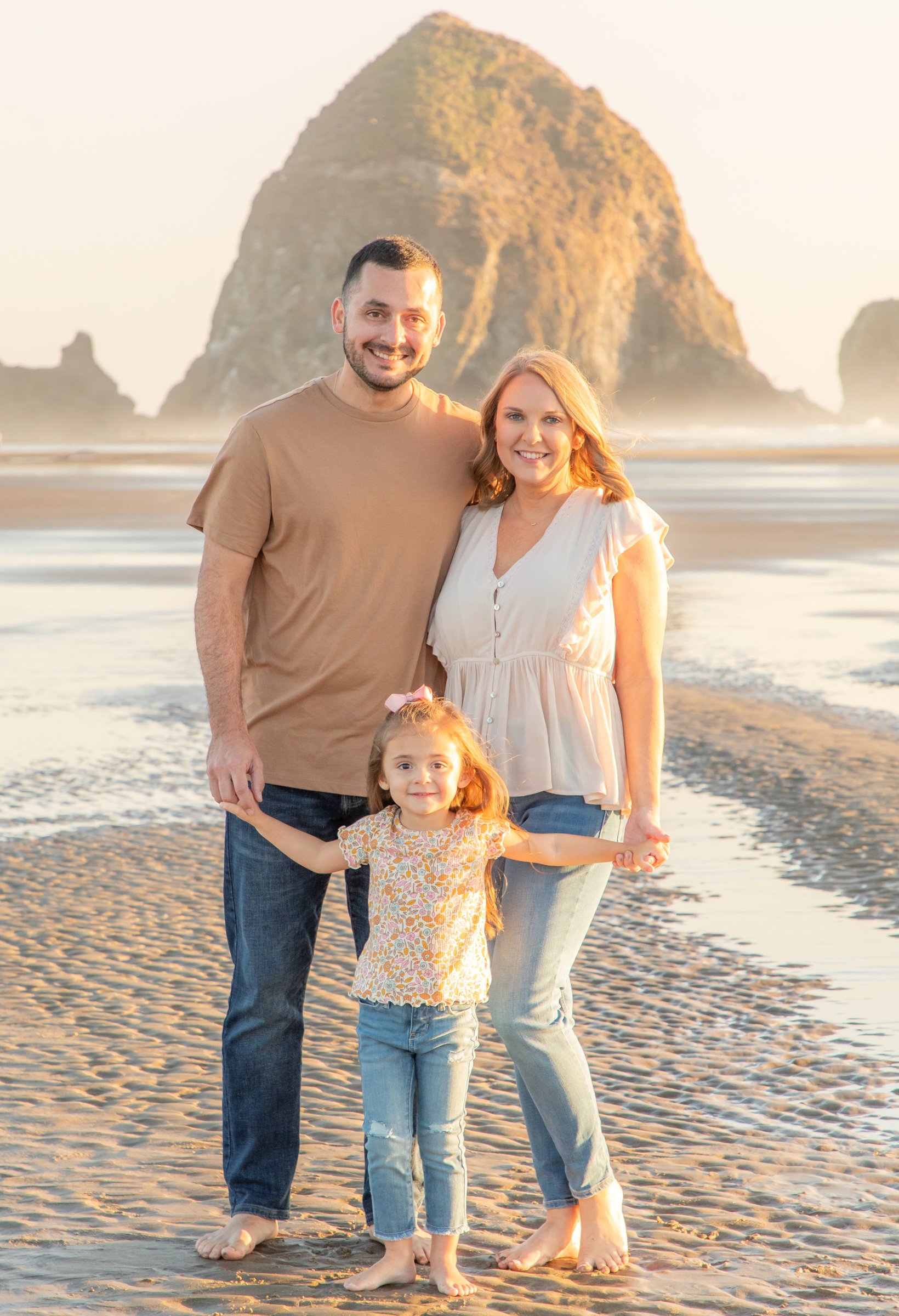 OregonCoast-CannonBeach-Family-Photos-24-016.jpg