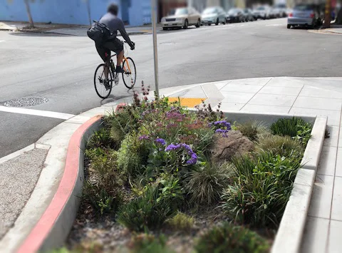 Planter_Granada_zoom_01.jpg