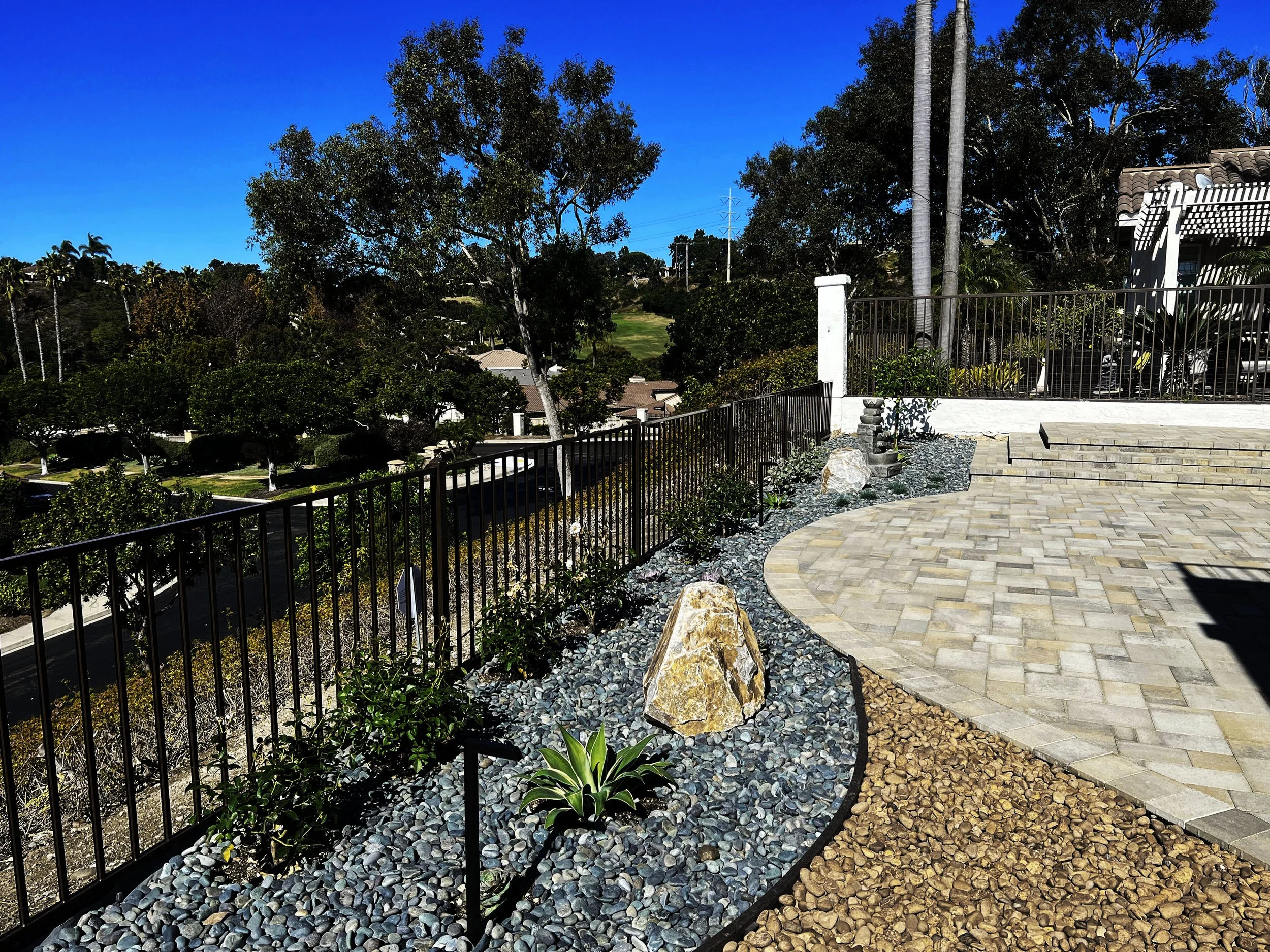 'Unraveling Time' in Del Mar installed landscape - Del Mar, San Diego