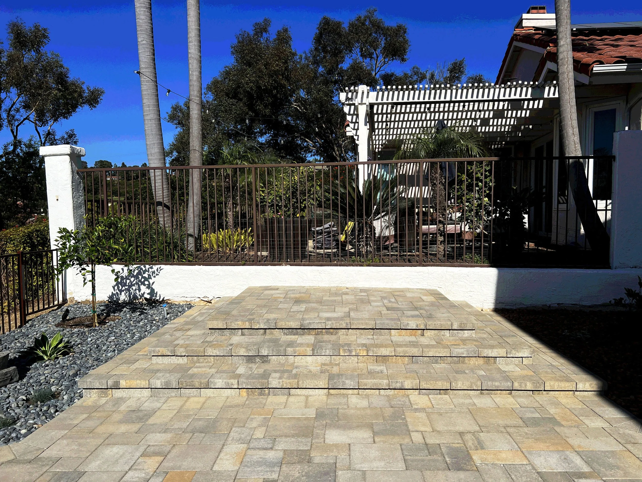 'Unraveling Time' in Del Mar installed landscape - Del Mar, San Diego