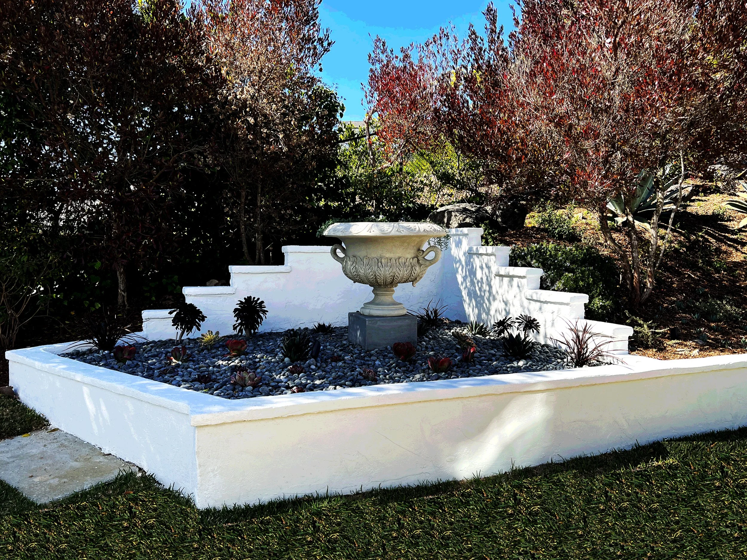 'Chalice of Grandeur' in La Jolla installed landscape - La Jolla, San Diego