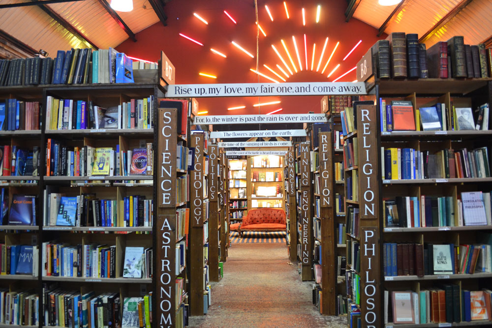 Barter books, Алник, Великобритания. Книжный магазин в Англии. Книжный магазин read books. Книжный магазин the Bookshop Шотландия.