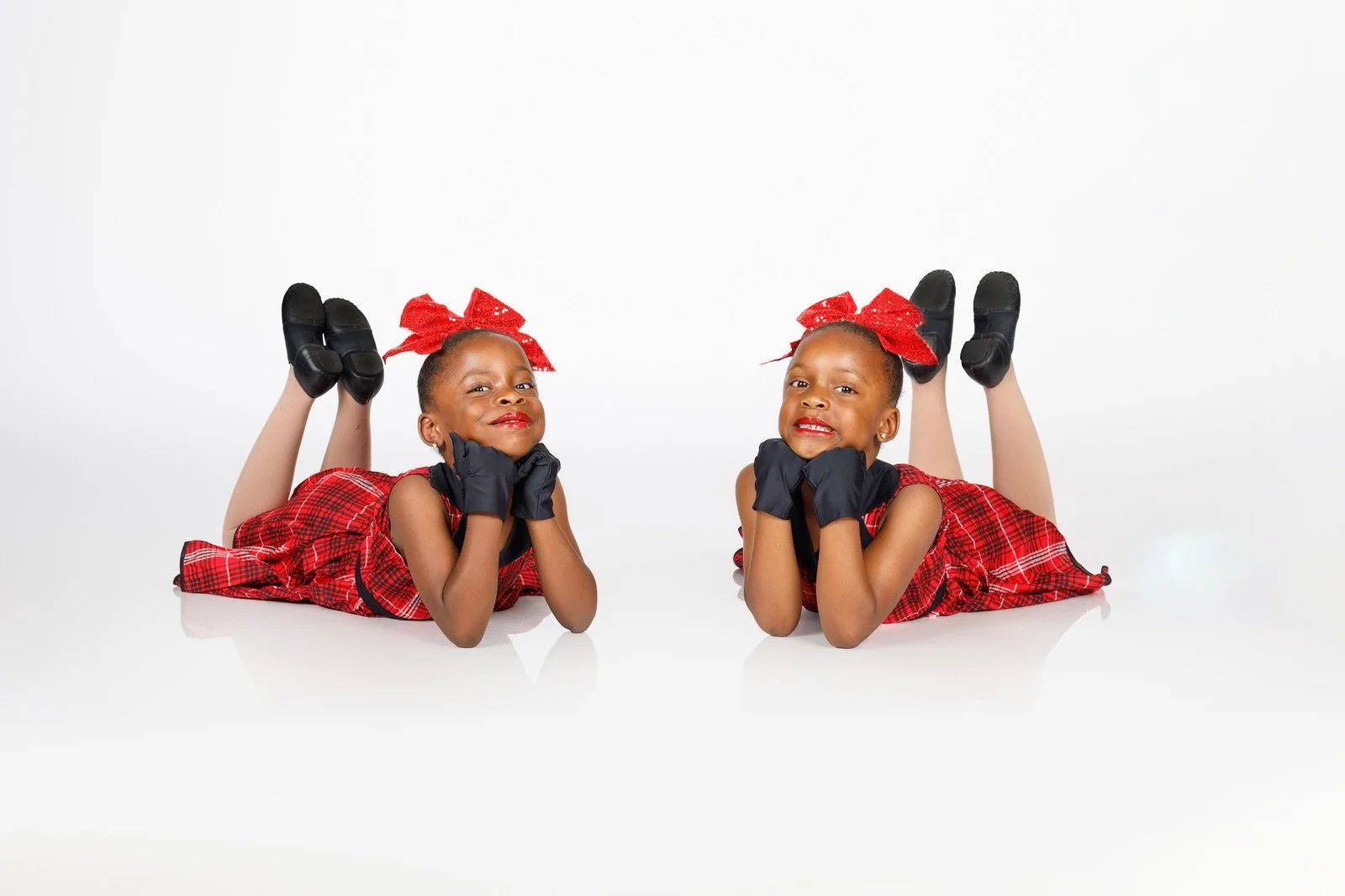❤️🖤 DID YOU KNOW?! 🖤❤️

The Carroll School of Dance welcomes dancers starting at just 2 years old! 🩰✨ And yes &mdash; we also offer a sibling discount for families enrolling more than one dancer!

Whether your little one is taking their very first