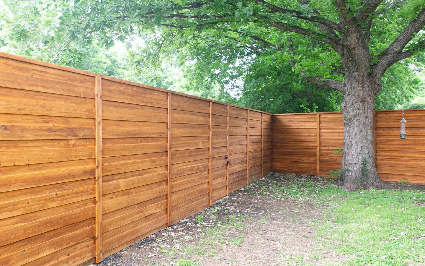 Just in time for spring&hellip;. I gave our backyard a maaajor upgrade! Swipe to see the before!! I can&rsquo;t wait to stare at this new board on board fence view while soaking the Stock Tank Pool this summer 😍

Full build tutorial over on my YouTu