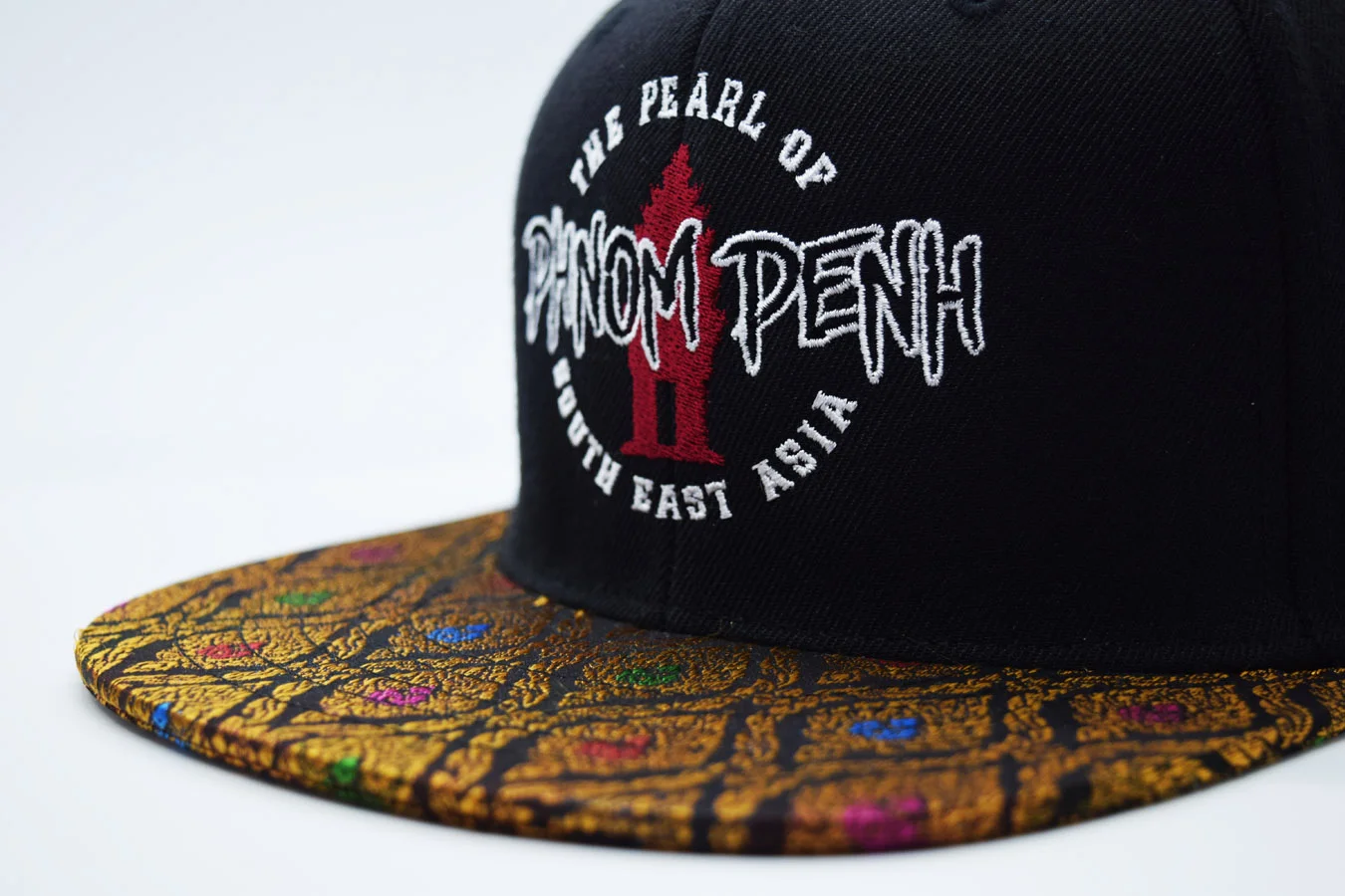 Phnom Penh 1953 Phni Tes Kbach Snapback1.jpg