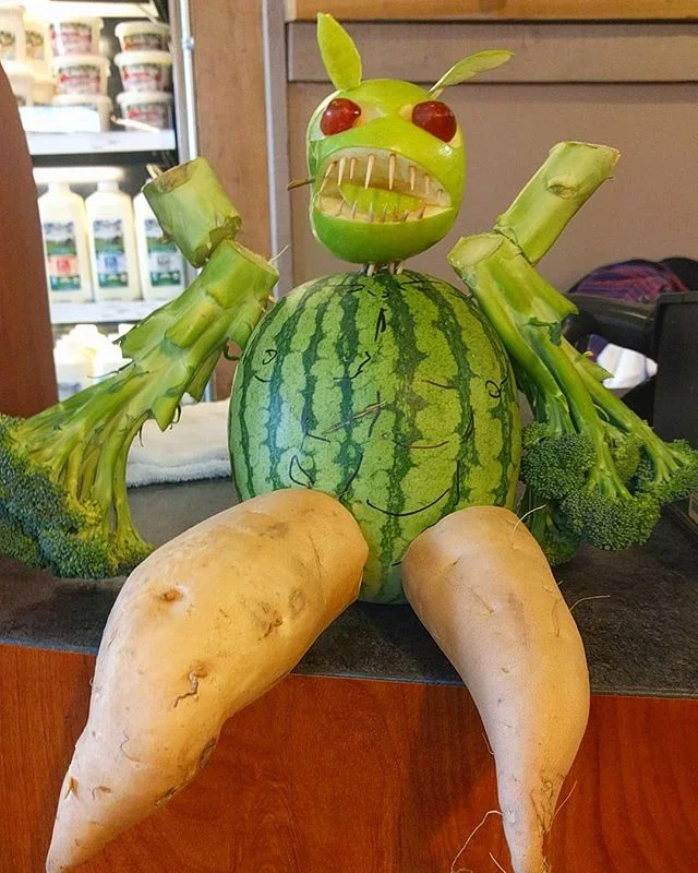 Hahahaha! When your extremely creative coworker gets bored..... A monster is created! 😏🧟&zwj;♂️🧟&zwj;♂️ A vegetable monster that is! 😂😂 #vegetablemonster #monster #scaryvegetables #vegan #veganhalloween #produce #creativity