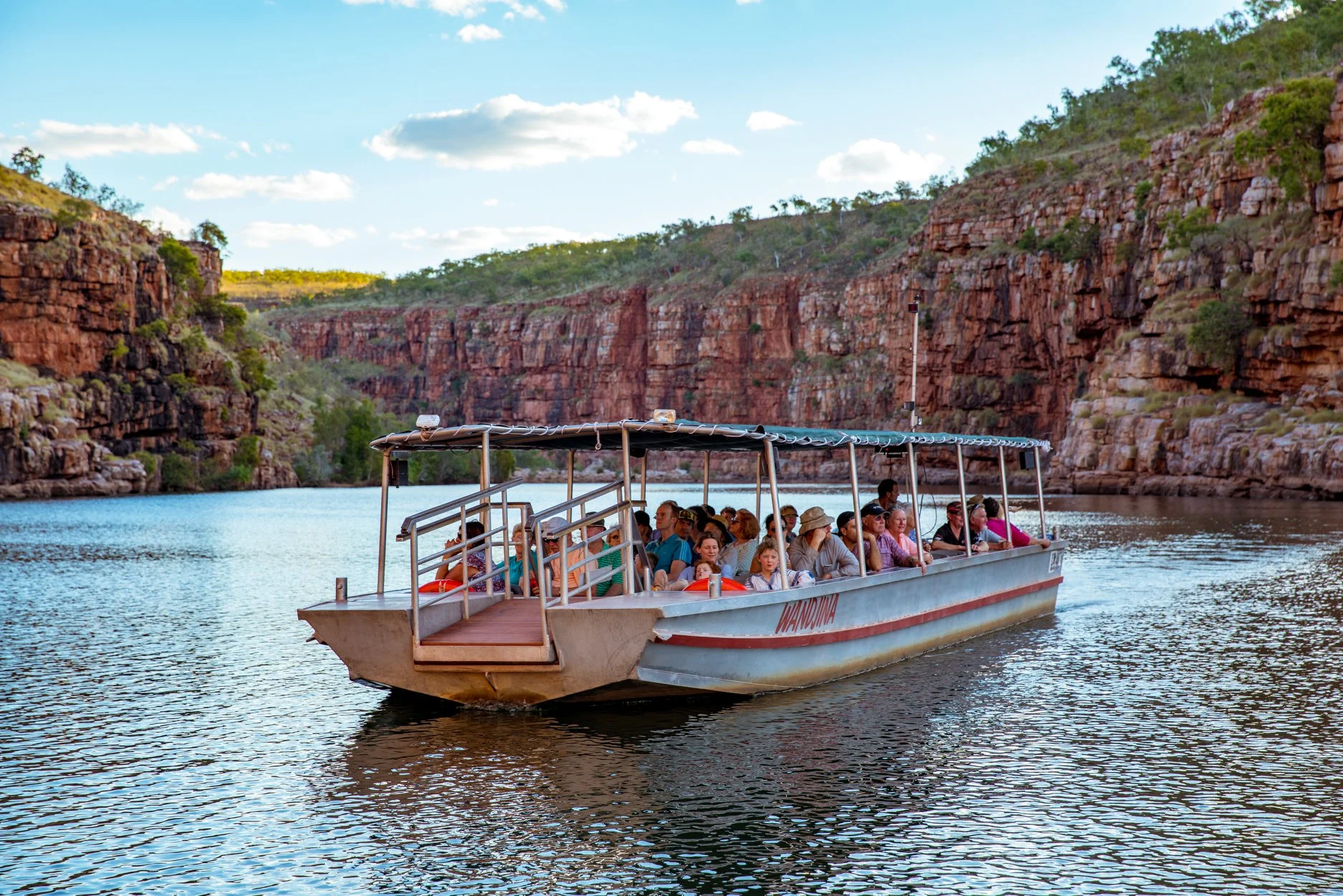 chamberline-gorge-cruise.jpg