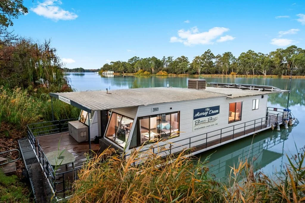 Murray River Houseboat 1.jpg