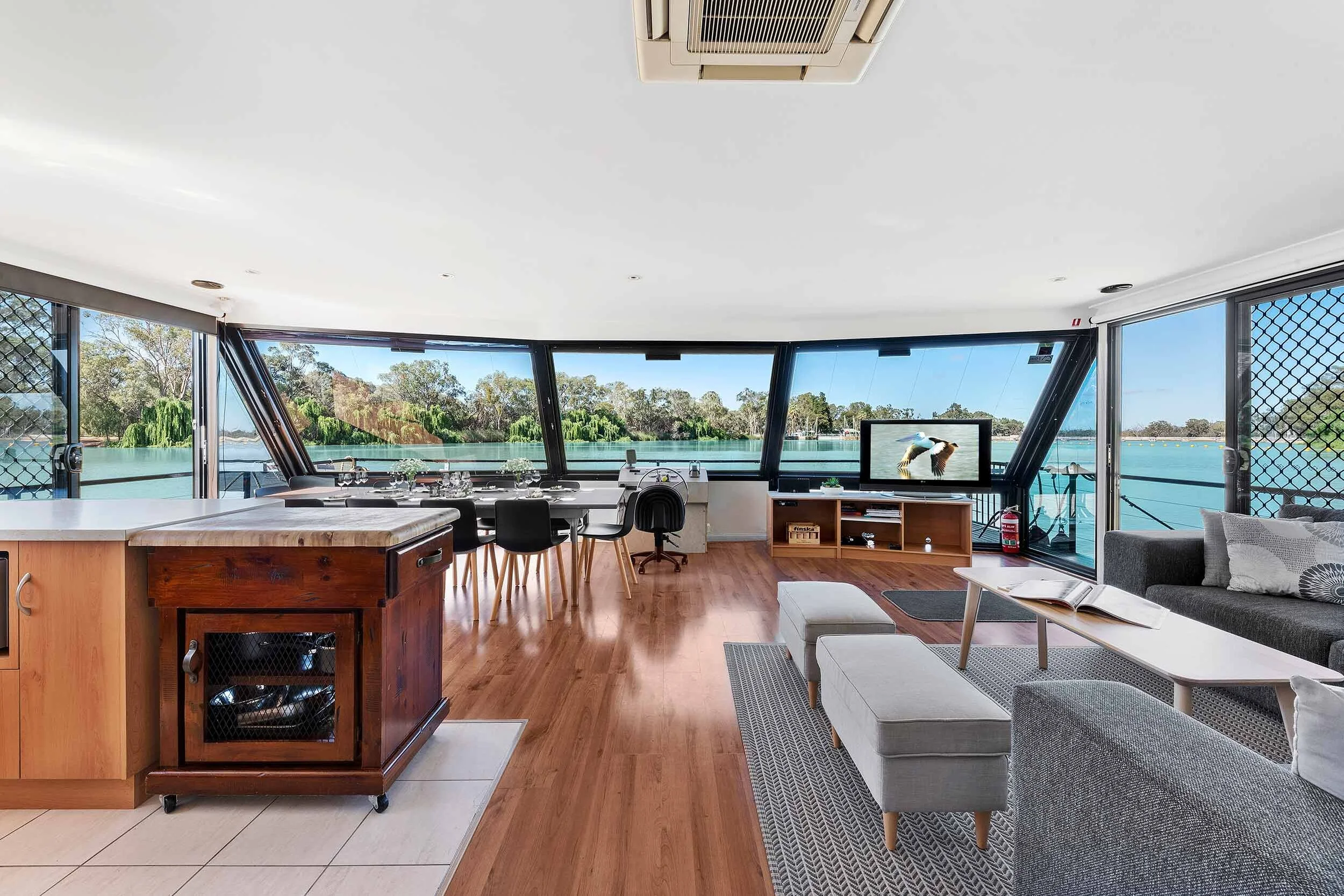 murray river houseboat.jpg