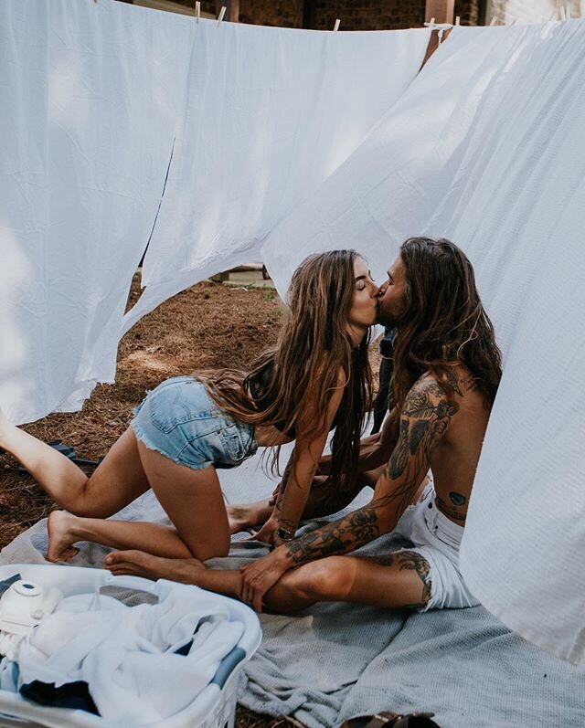 Set up sheets on a clothesline in our backyard and it was a cute date with our pup :&rsquo;) (Thanks for the pics Tina the tripod and Dennis the drone 😂)