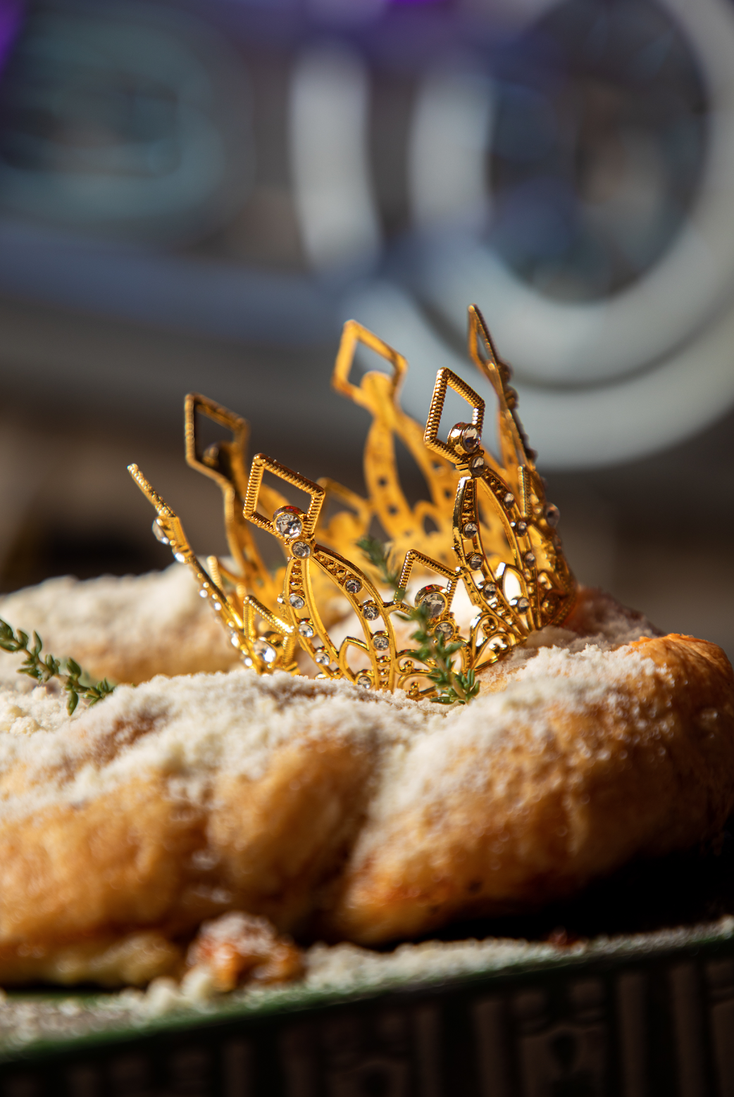Crawfish King Cake Crown.png