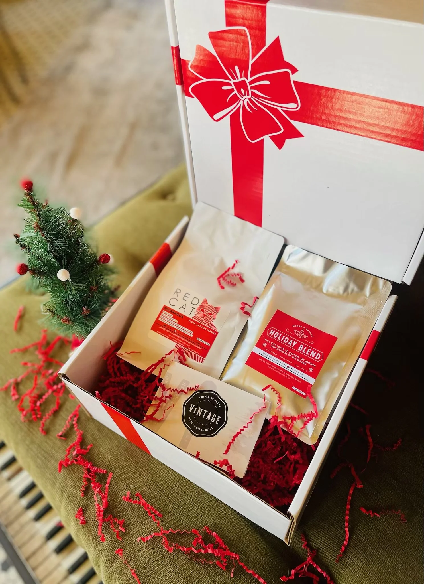 The Vintage Duo Coffee Gift Set - A Story in Every Cup