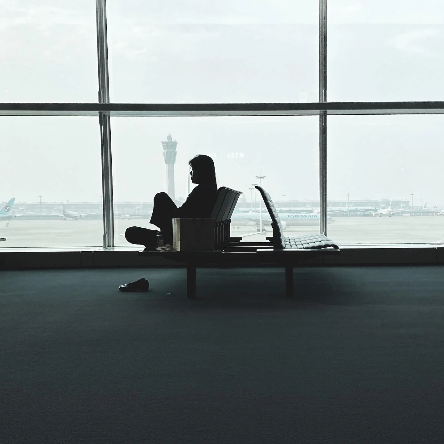 delayed, due to thunderstorms 
.
.
#photography #travel #travelphotography #shotoniphone #airport #korea #design #lightroom #mist #rainyday #storm #delay