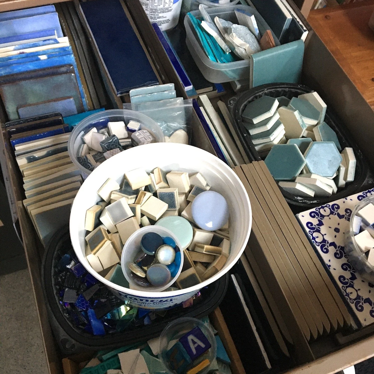 tile do-dads blue.JPG