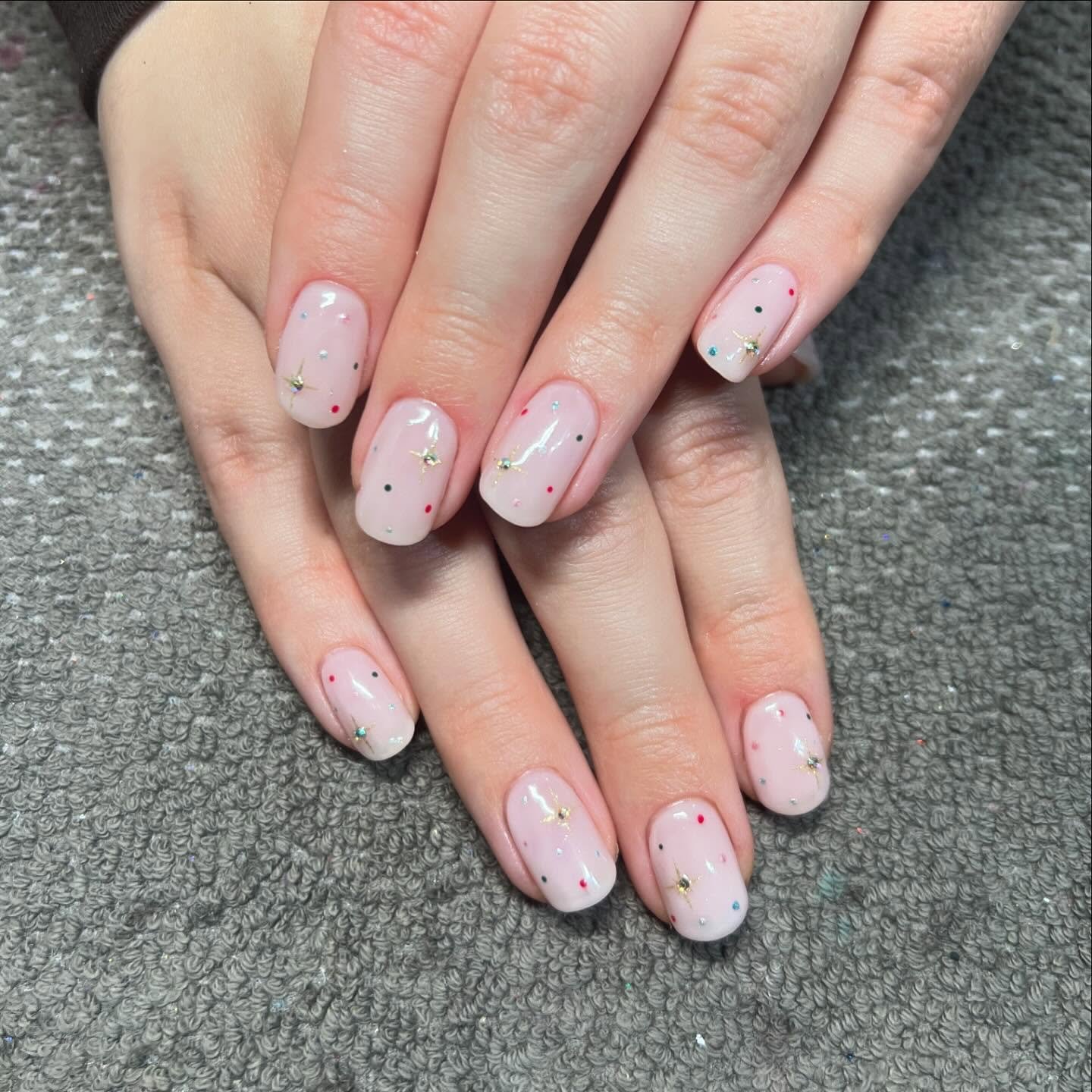 So hard to get a good pic of these beauties 😫😍 

CND Plexigel rebalances with Shellac colours &lsquo;Backyard Nuptials&rsquo;, &lsquo;Wildfire&rsquo;, &lsquo;Aura&rsquo;, &lsquo;Tandora&rsquo; &lsquo;Glacial Mist&rsquo; and &lsquo;After Hours&rsquo