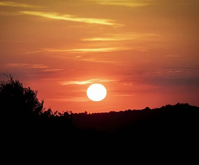 Sunset il at the Lickey Hills
+
+
+
+
#lickeyhills #sunset #sunsetphotography #orange #paintedsky #sun #telephoto #canon #5dmarkiv  #dusk #birmingham #thisisbham #bhamgram #iluvbrum #igersbirmingham #brumlife #birminghamgram #brum #Birminghamlife #br