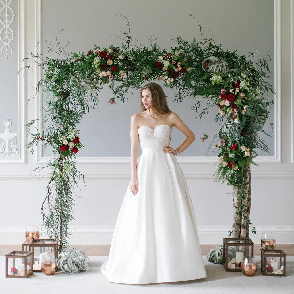 A beautiful arch can be a backdrop to the ceremony, A photo opportunity spot or highlight a specific area on the night.
