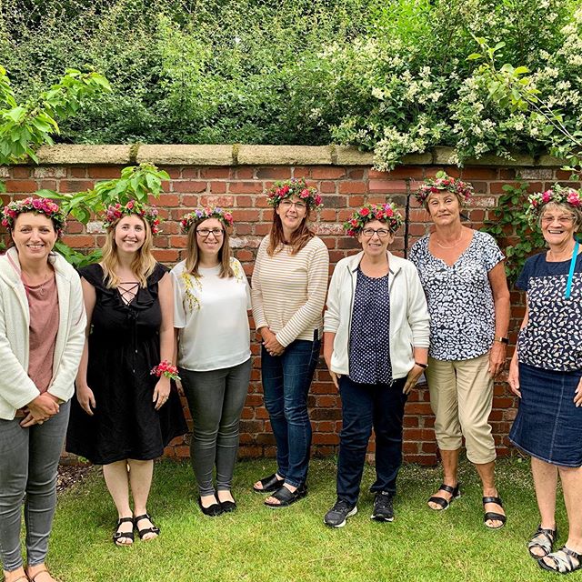 Lovely morning spent teaching these ladies how to make flower crowns whist sitting in an orchard. Such a hard life 😂. #workshop #flowerworkshop #lymm #lymmvillage #flowercrown #summer