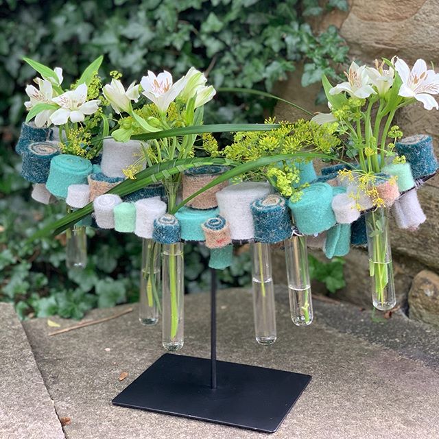 A great day spent with @juliepearsondesign @lilybeelen and @rebeccah_flowers using @lehnerwolle products. #itsajobbutidoitinmysparetimetoo 😂. Thank you lily for the inspiration. These designs would look beautiful in so many settings #tablecentrepiec