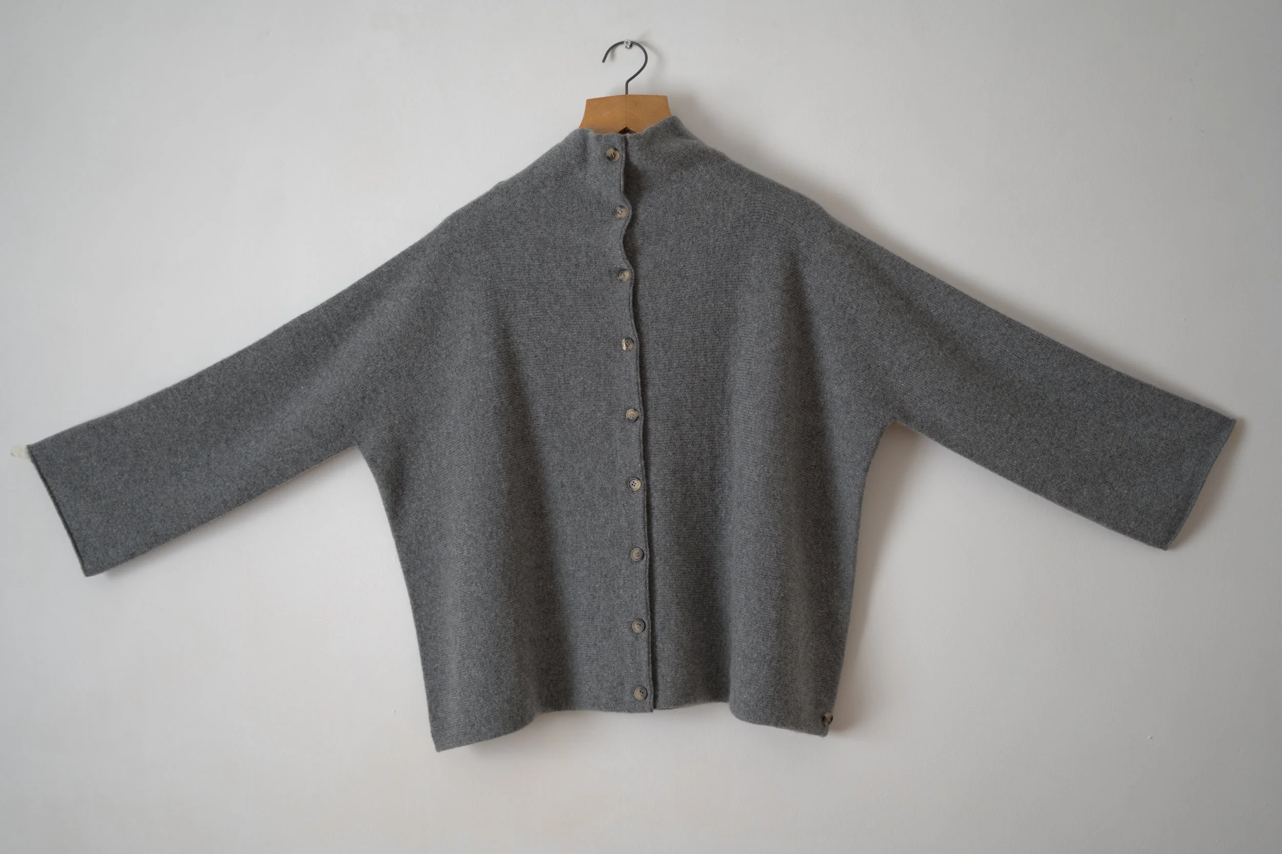 Grey_wilton_flat_back.jpg